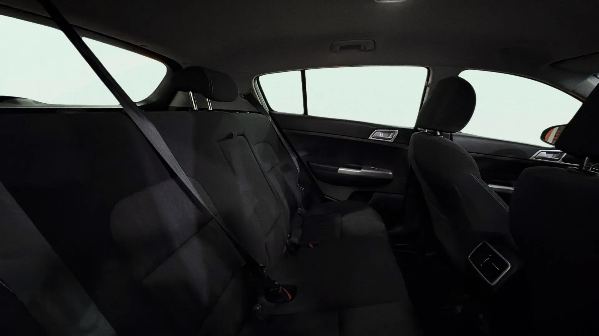 Kia Sportage 1.6 GDi Business 4x2 - foto 14