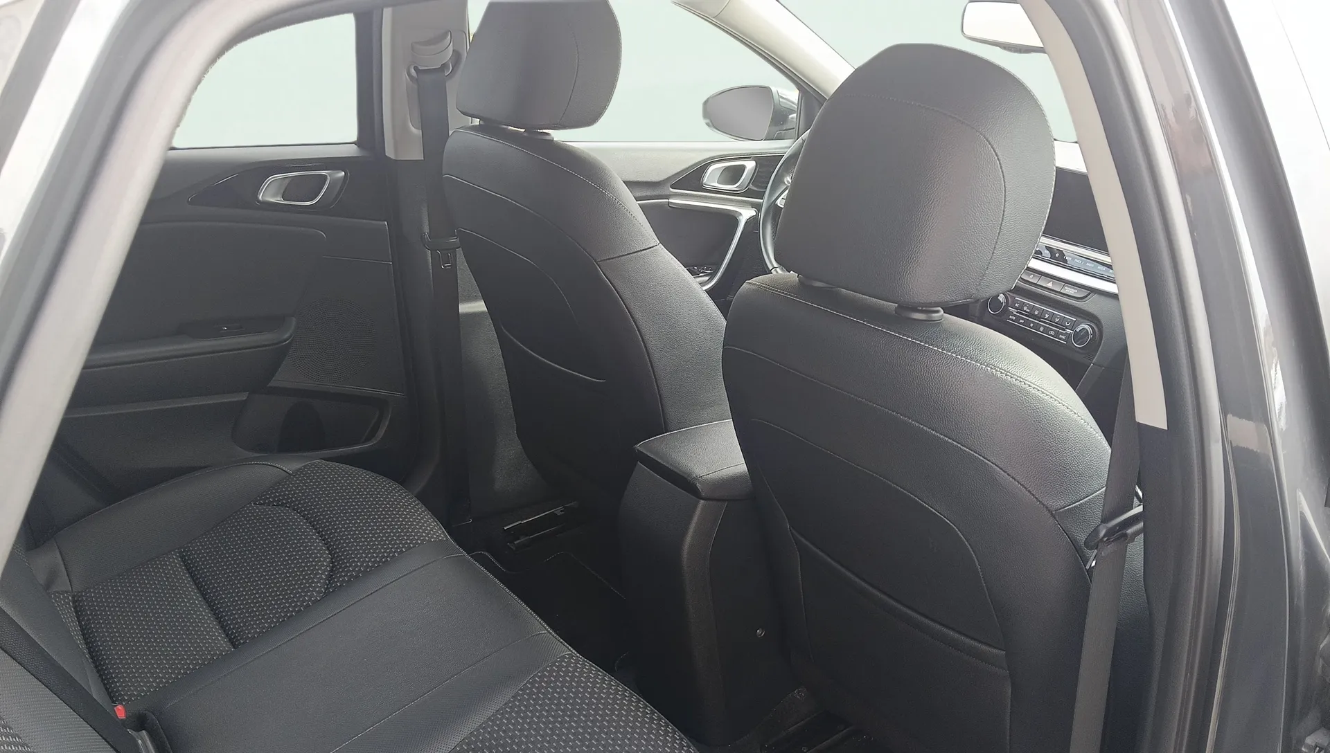 Kia Ceed 1.6 MHEV Tech DCT - foto 22