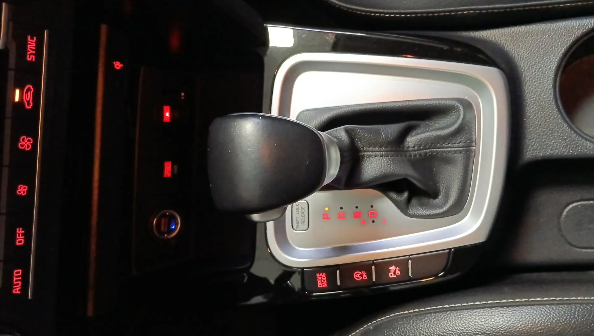 Kia Ceed 1.6 MHEV Tech DCT - foto 10