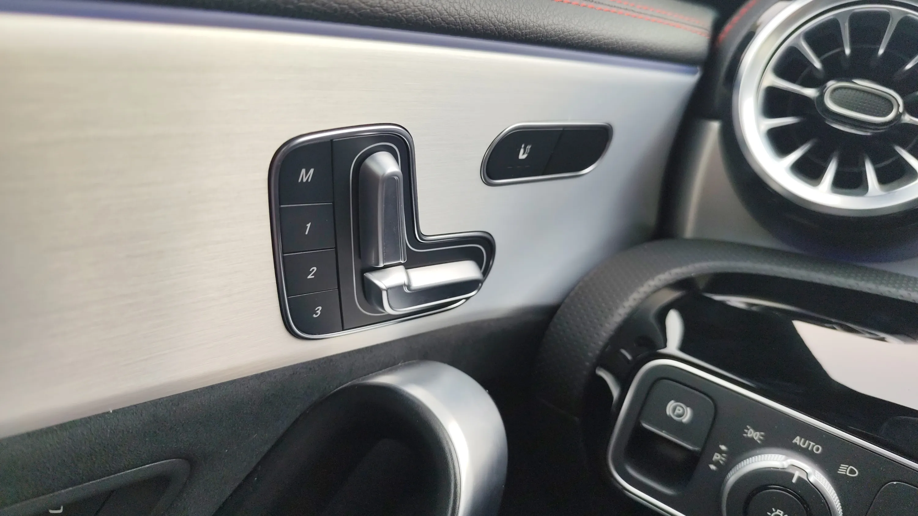 Mercedes-Benz CLA 200 D DCT - foto 20