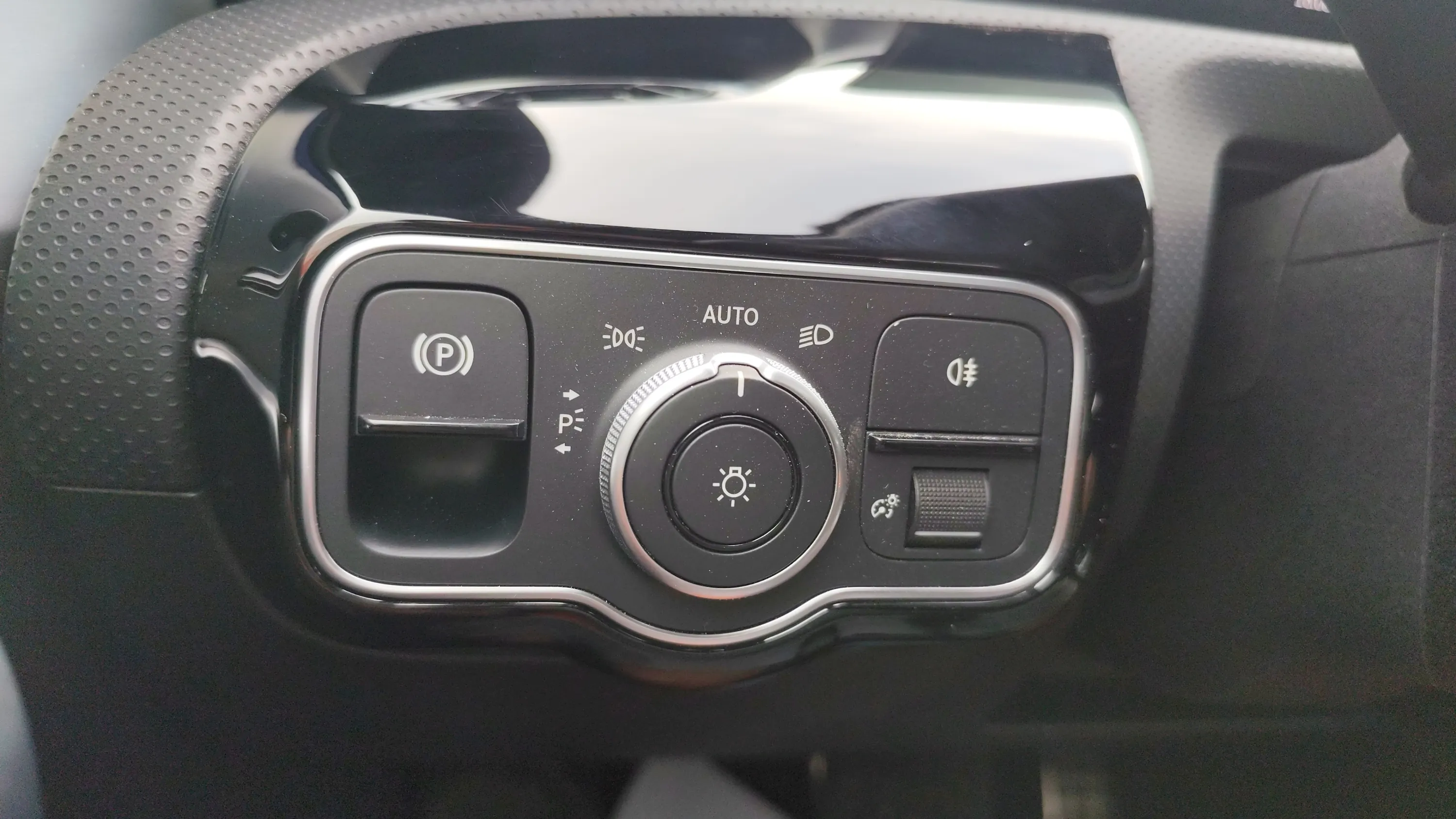 Mercedes-Benz CLA 200 D DCT - foto 18