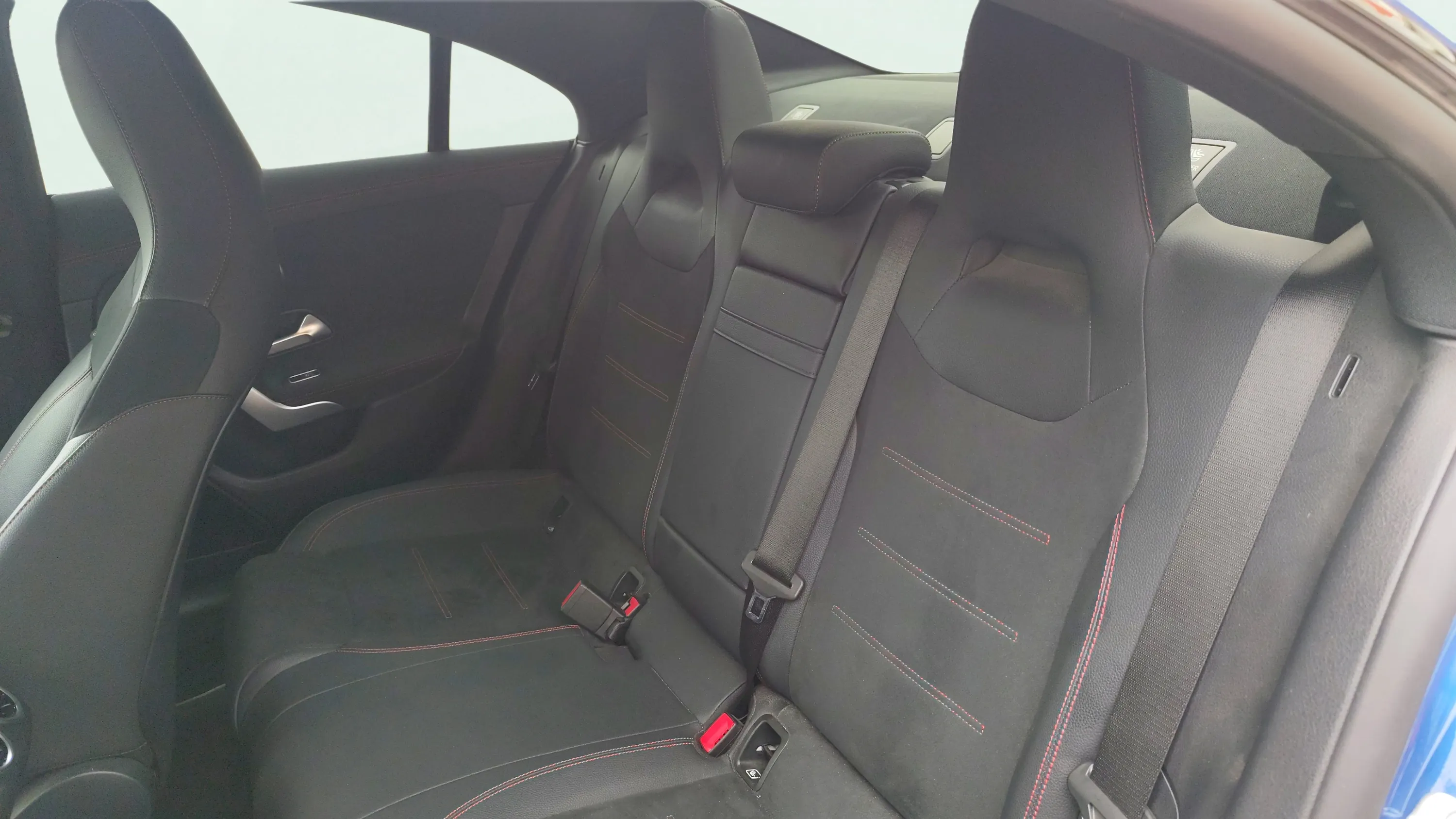 Mercedes-Benz CLA 200 D DCT - foto 23