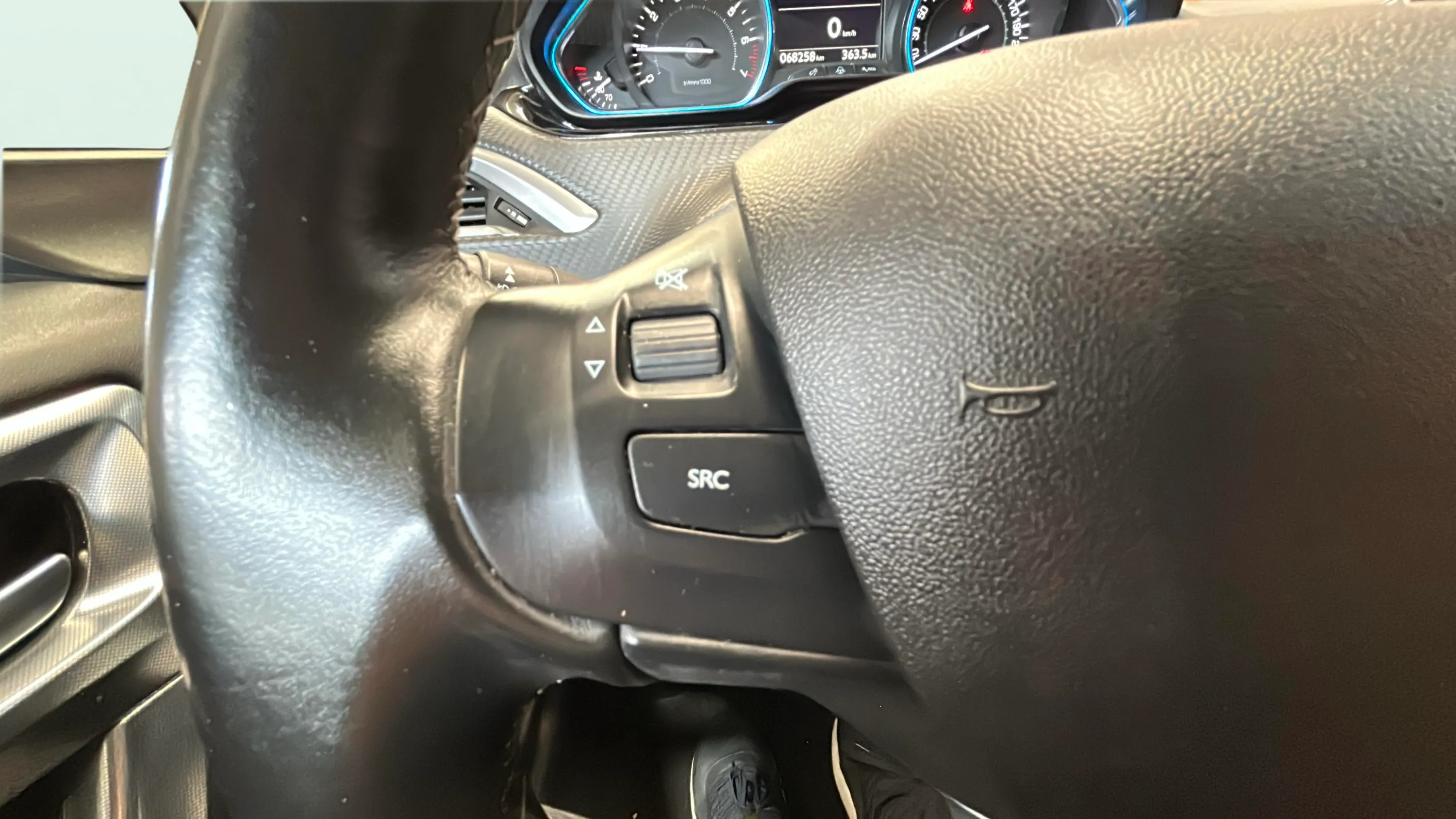 Peugeot 2008 Allure 1.2 PureTech - foto 19