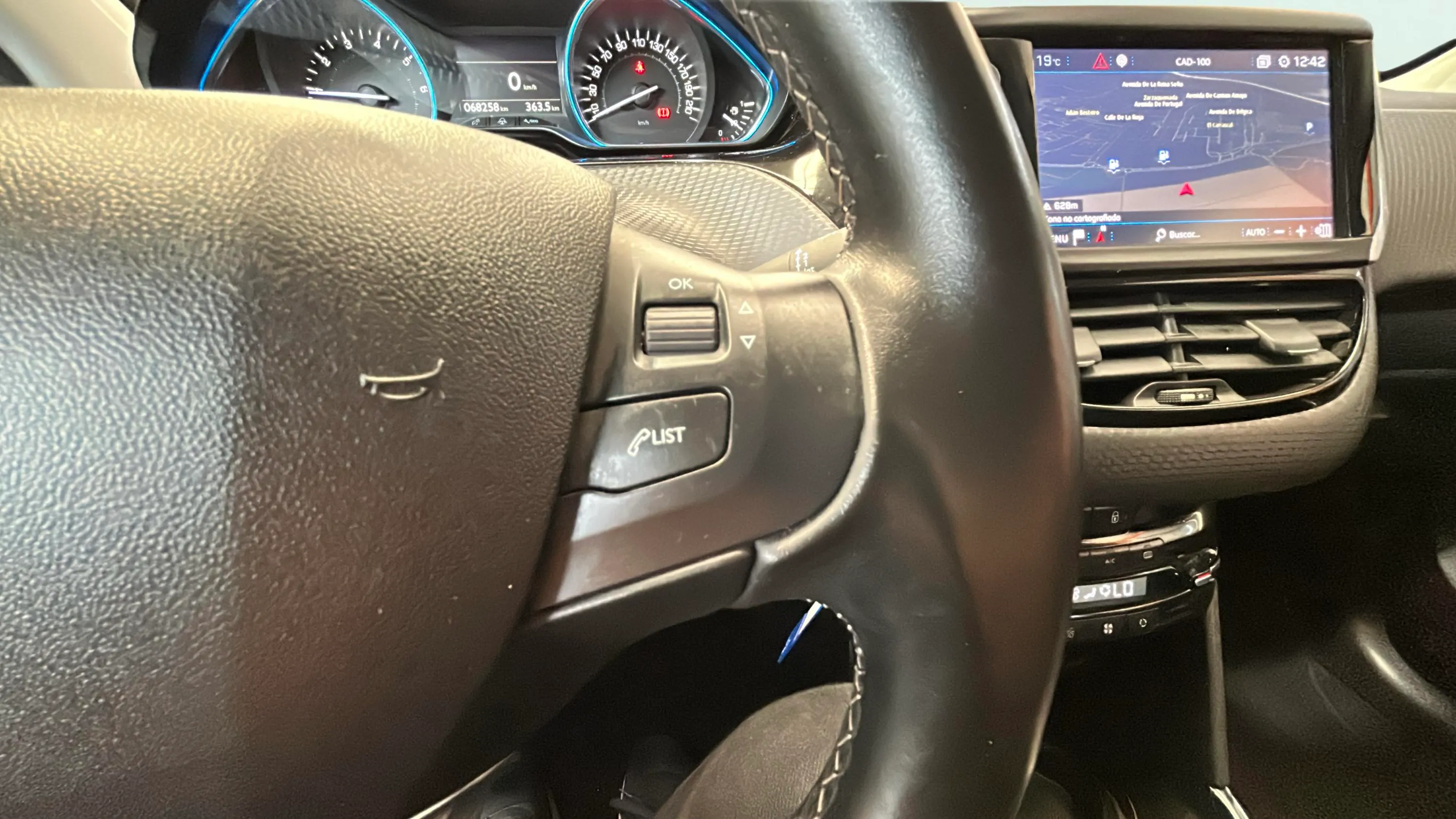 Peugeot 2008 Allure 1.2 PureTech - foto 20