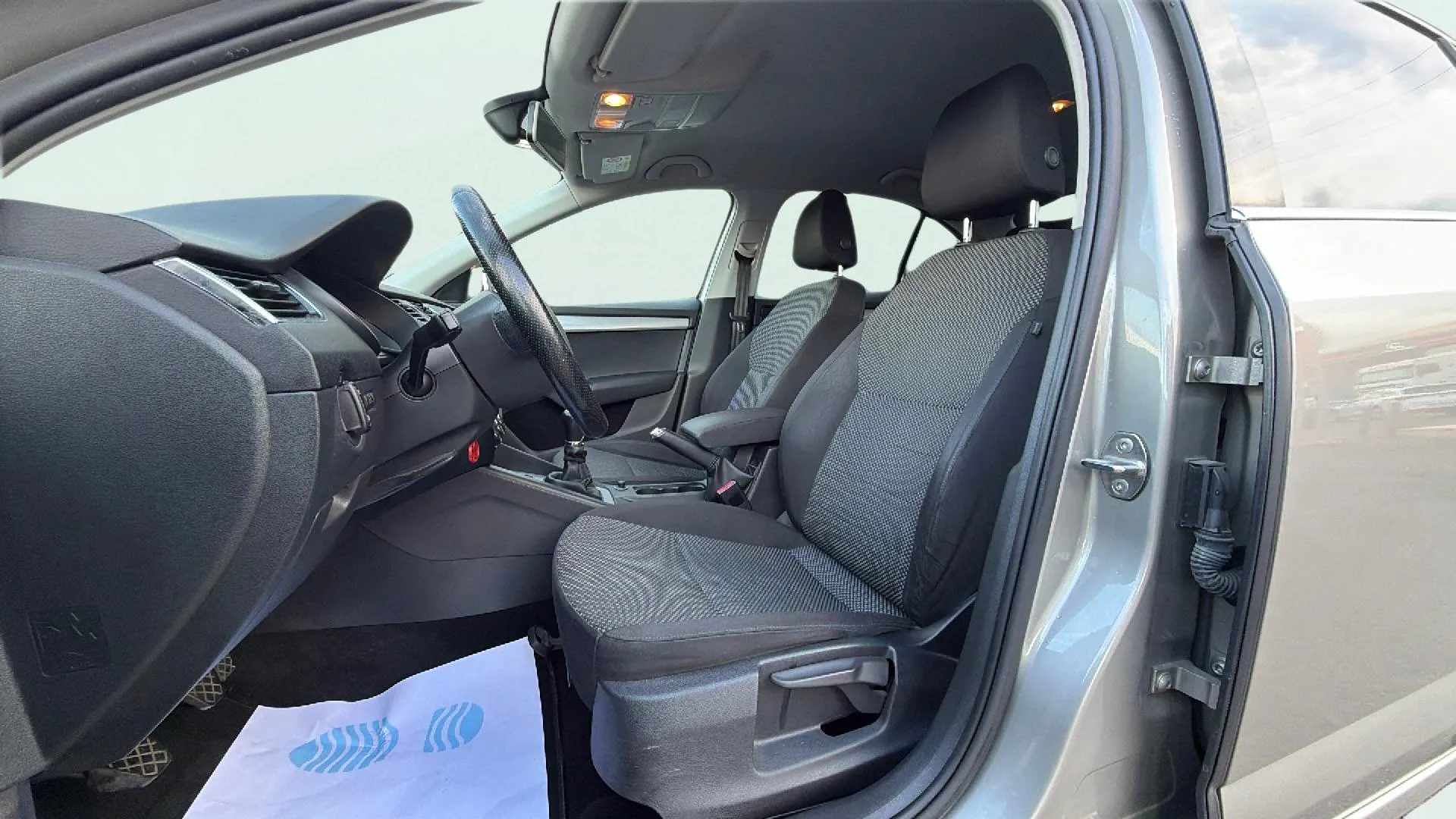 Škoda Octavia Combi 1.6 TDI CR Active - foto 13