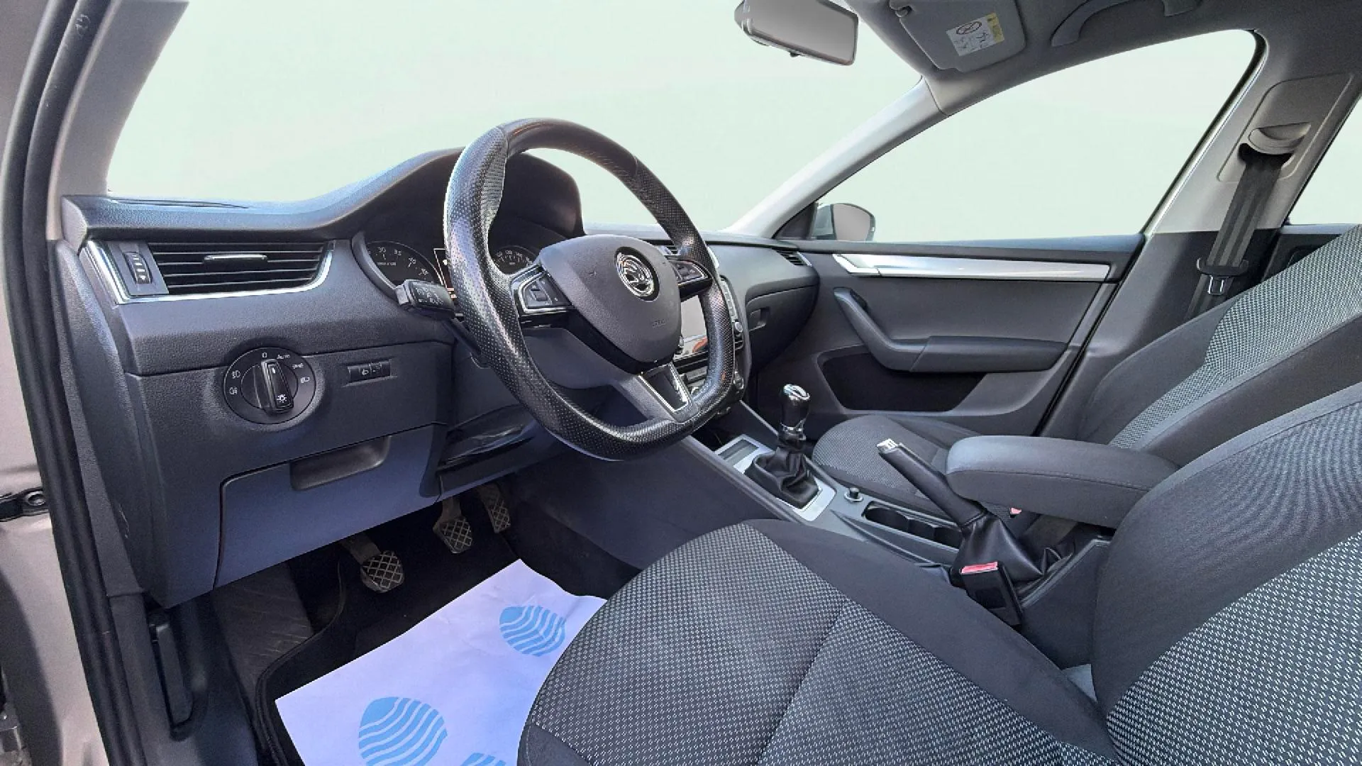 Škoda Octavia Combi 1.6 TDI CR Active - foto 19