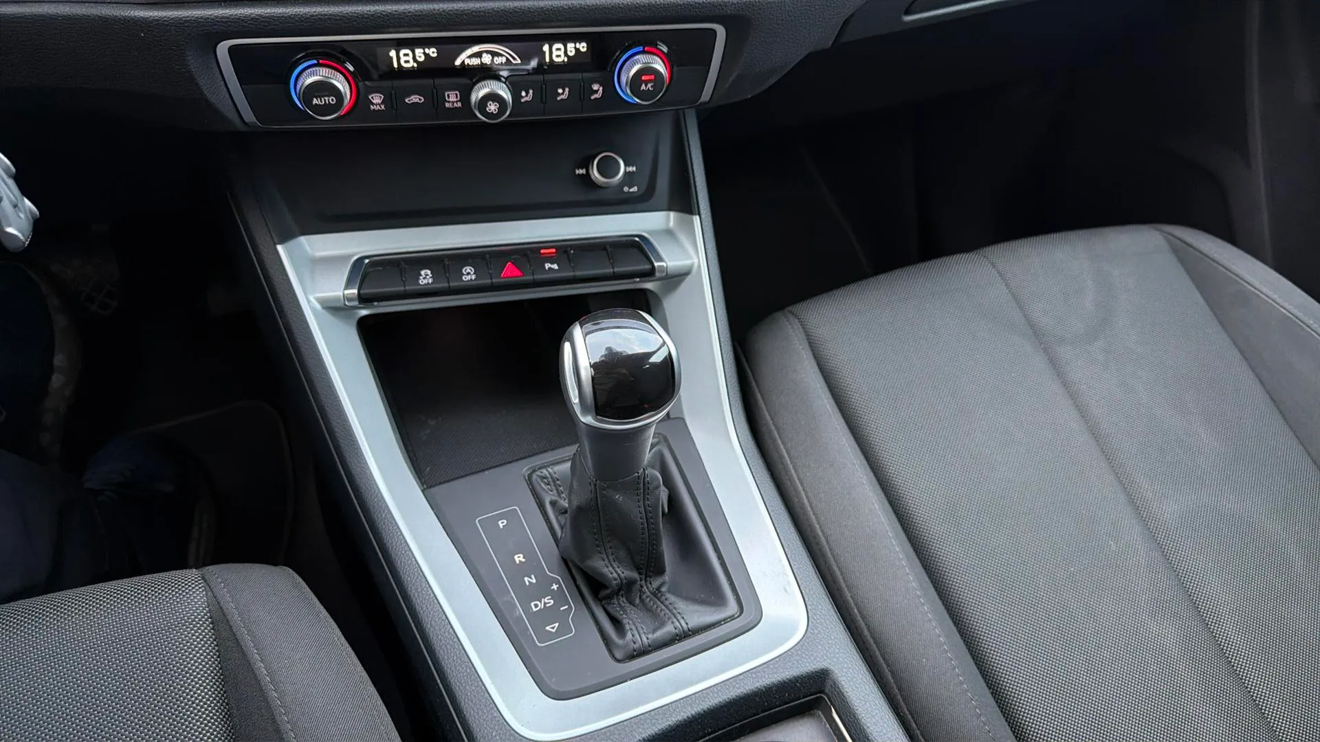 Audi Q3 35 TDI S tronic - foto 24