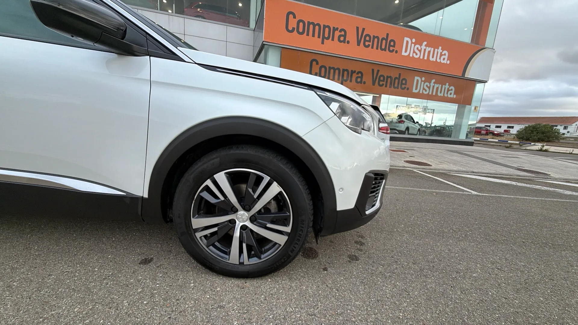 Peugeot 5008 Allure 1.5L BlueHDi - foto 17