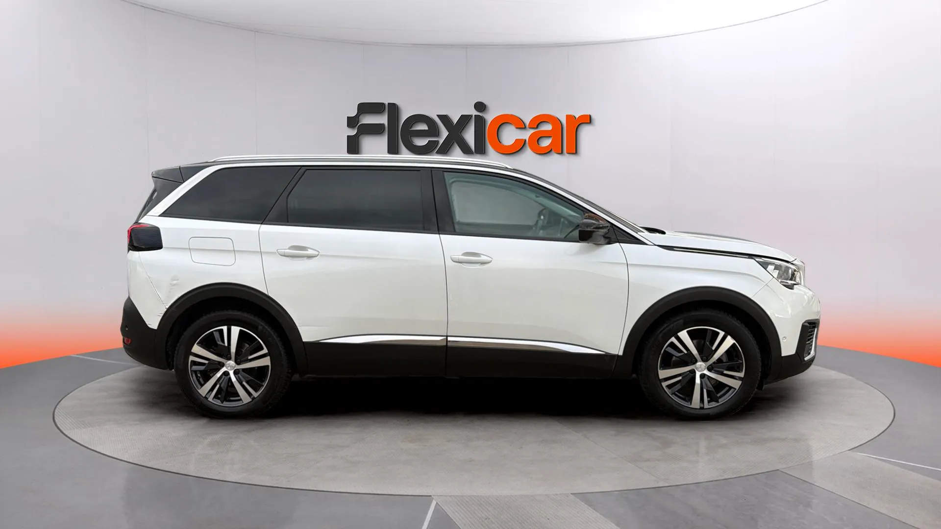Peugeot 5008 Allure 1.5L BlueHDi - foto 6