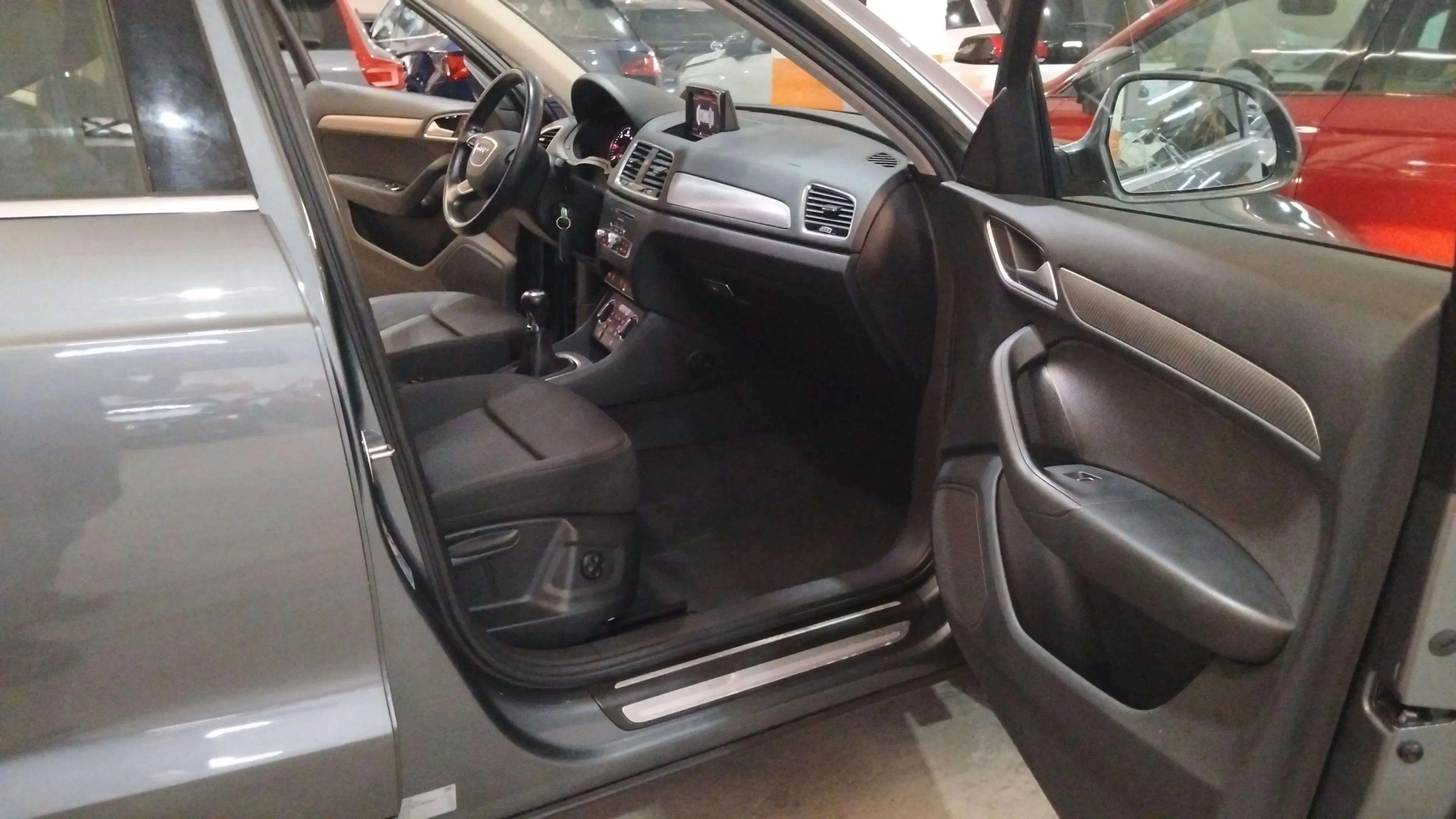 Audi Q3 2.0 TDI - foto 8