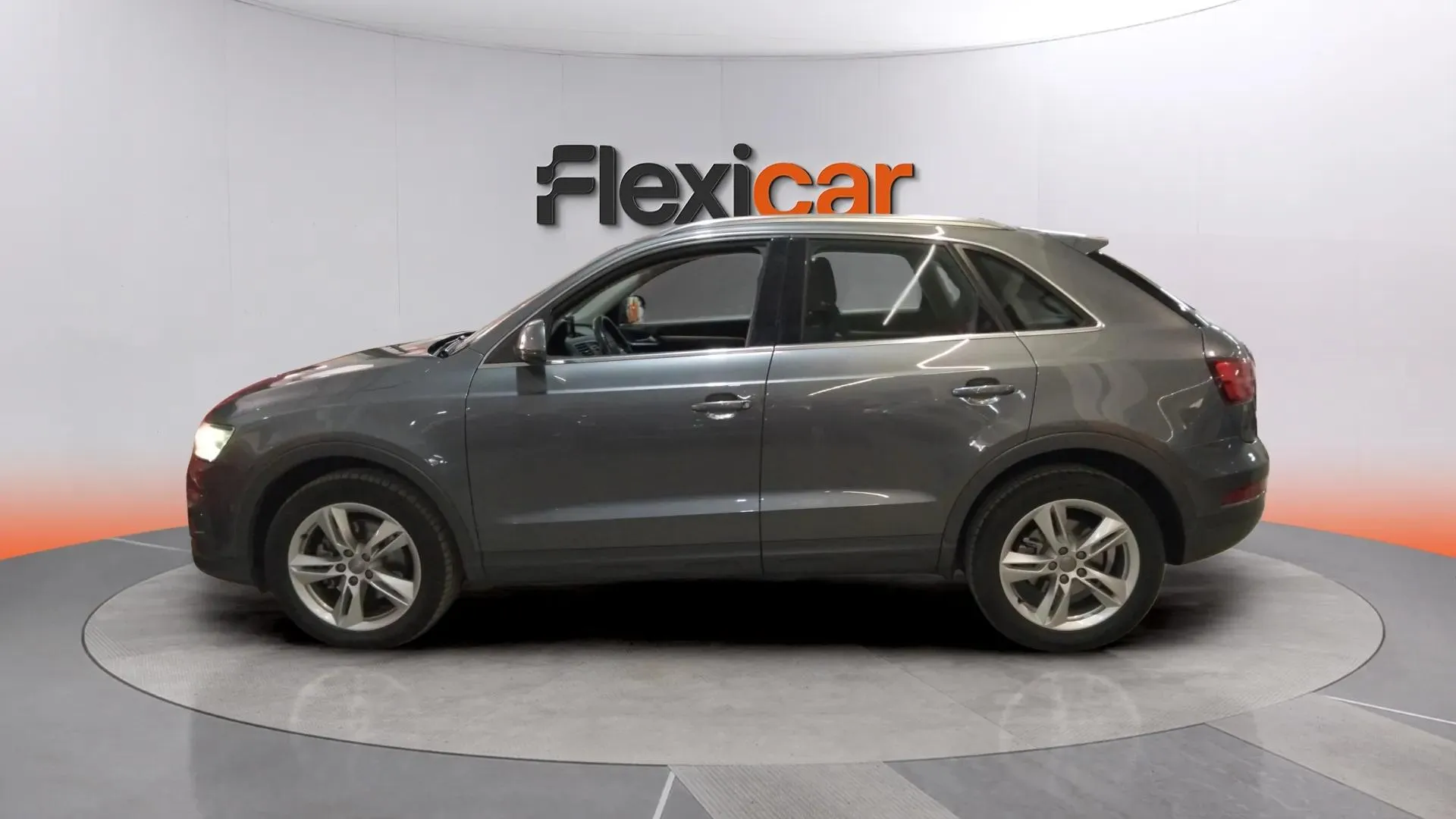Audi Q3 2.0 TDI - foto 4