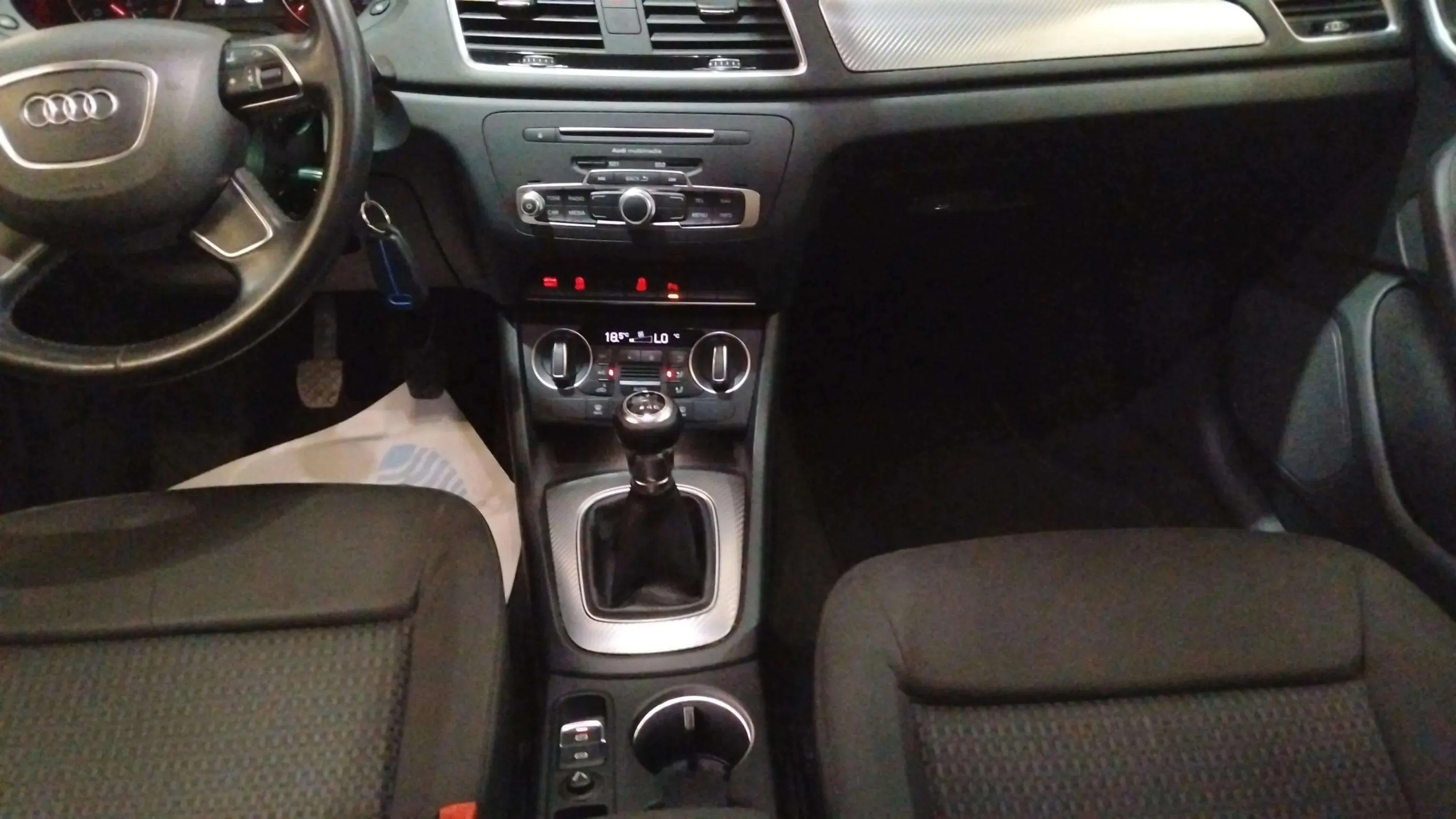 Audi Q3 2.0 TDI - foto 9
