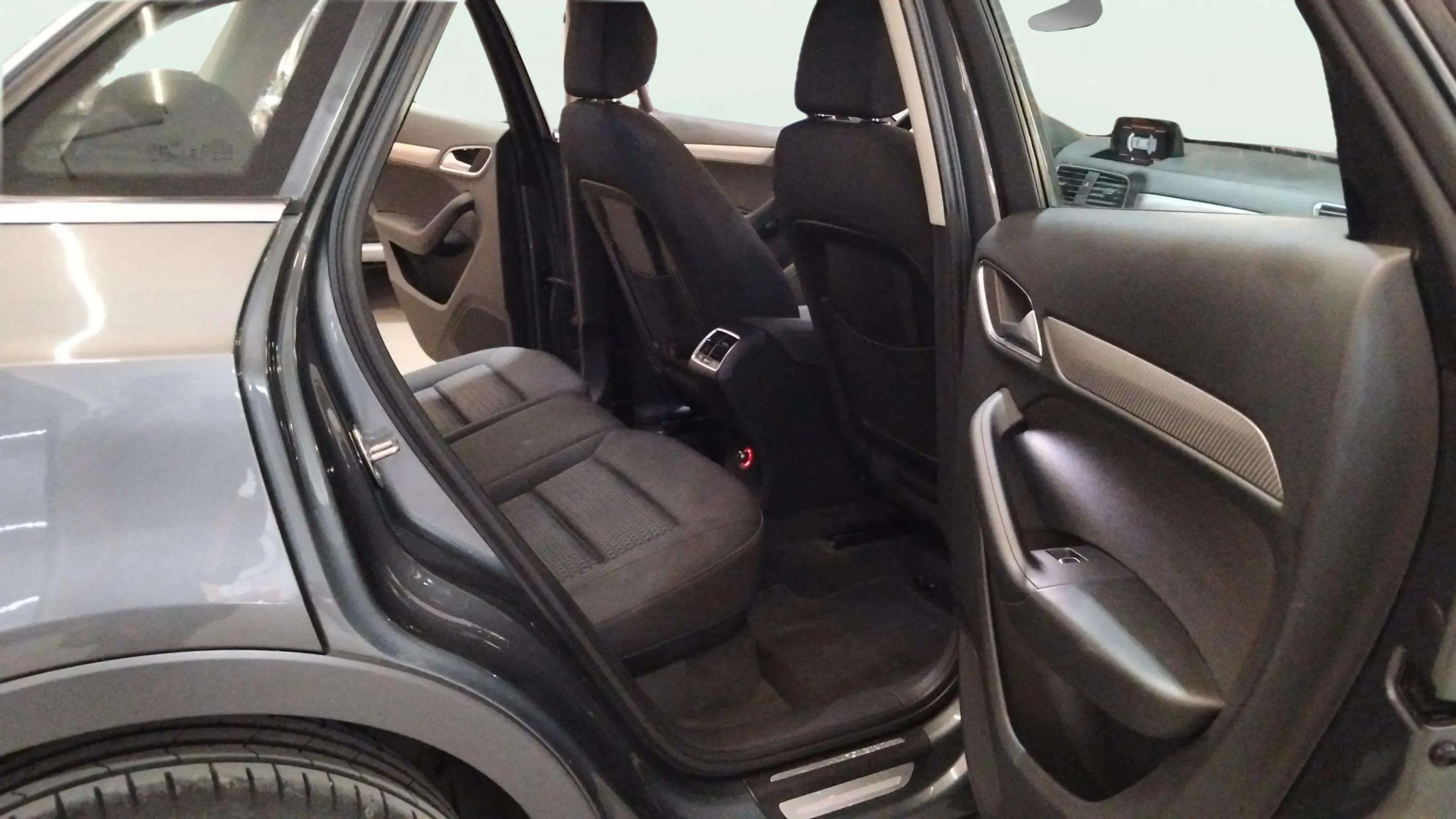 Audi Q3 2.0 TDI - foto 7