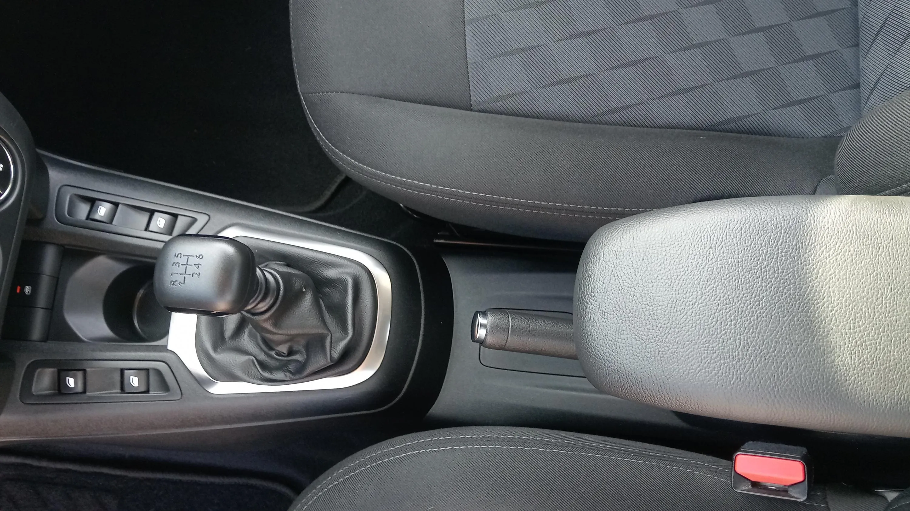 Citroën C-Elysée BlueHDi Shine - foto 23