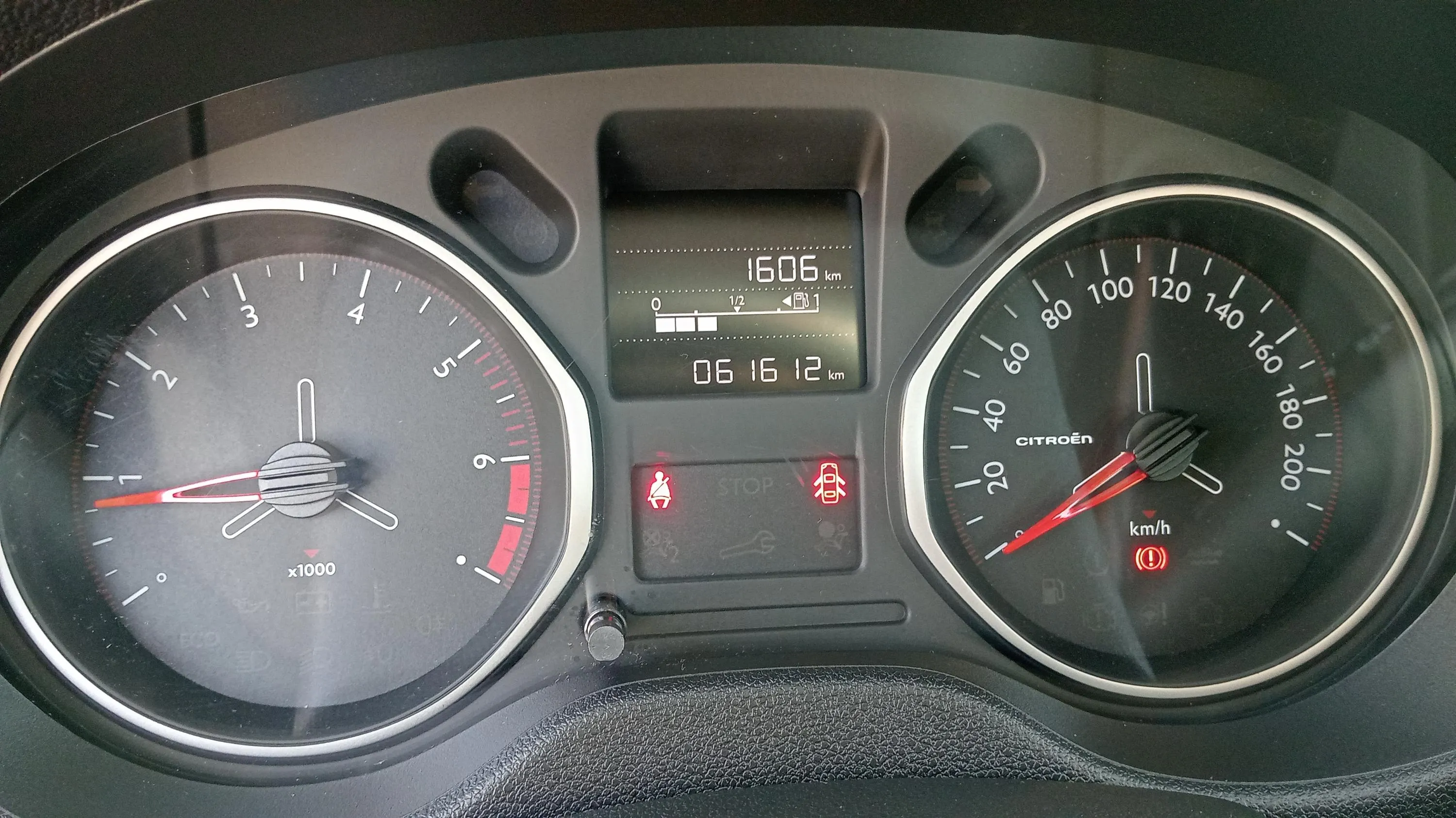 Citroën C-Elysée BlueHDi Shine - foto 16