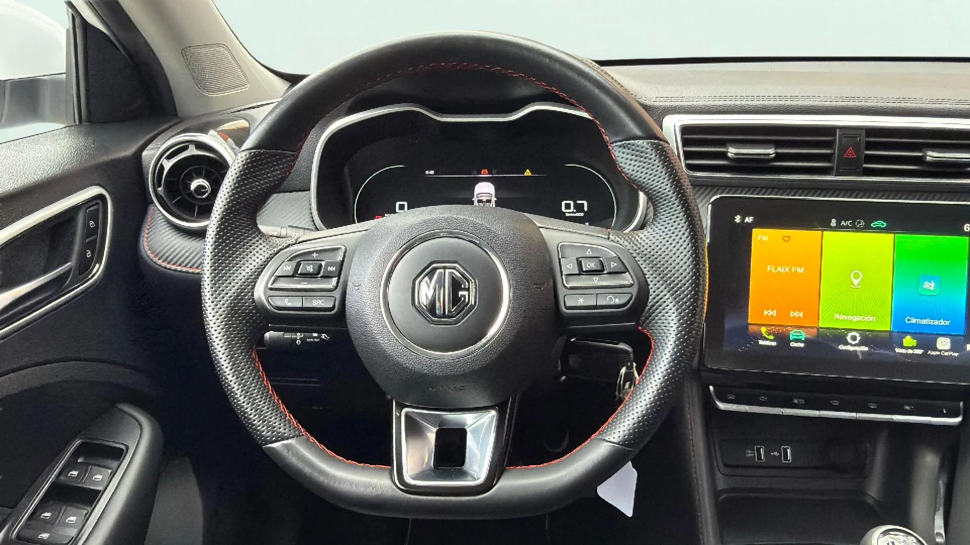 MG ZS 1.0T Luxury - foto 12
