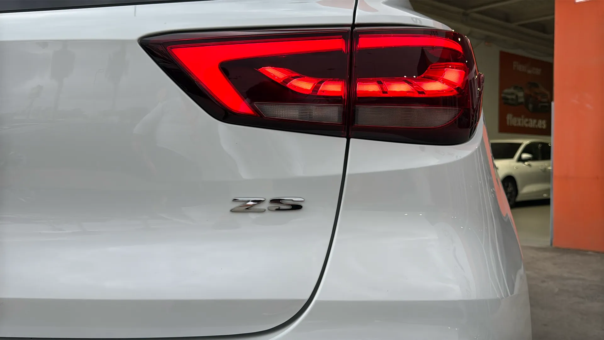 MG ZS 1.0T Luxury - foto 18