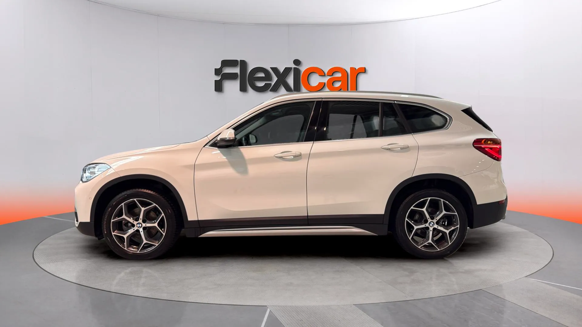 BMW X1 xDrive18d - foto 4