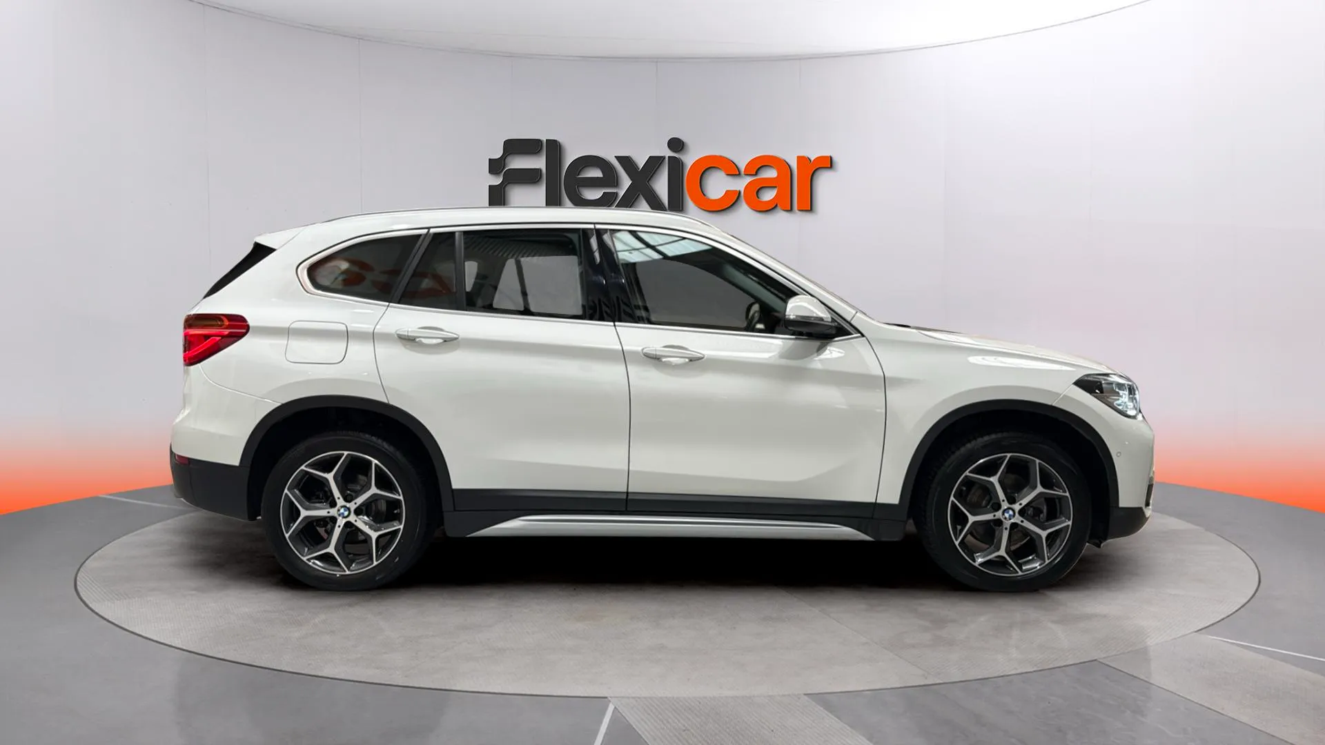 BMW X1 xDrive18d - foto 8