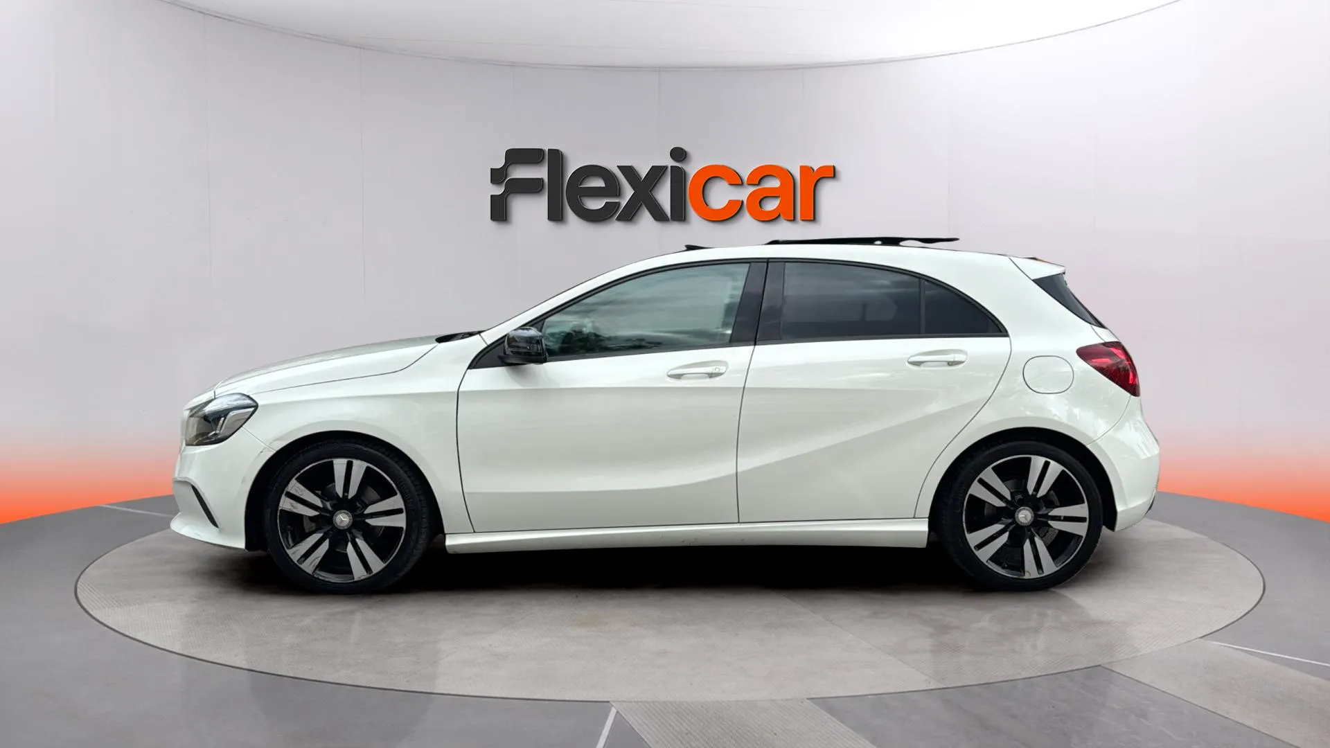 Mercedes-Benz Clase A A 200 d Urban - foto 4