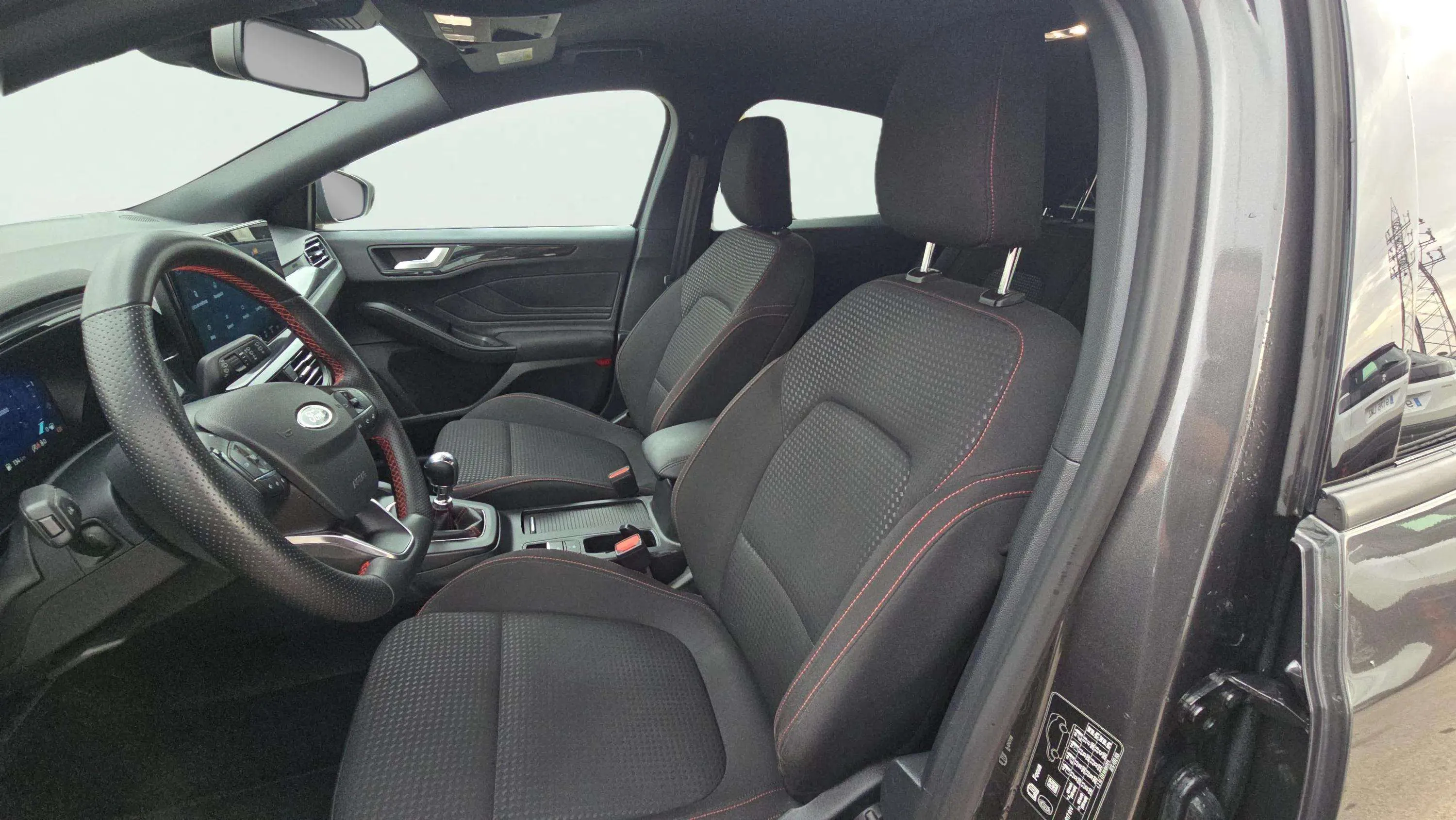 Ford Focus 1.0 EcoBoost MHEV ST-Line X - foto 26