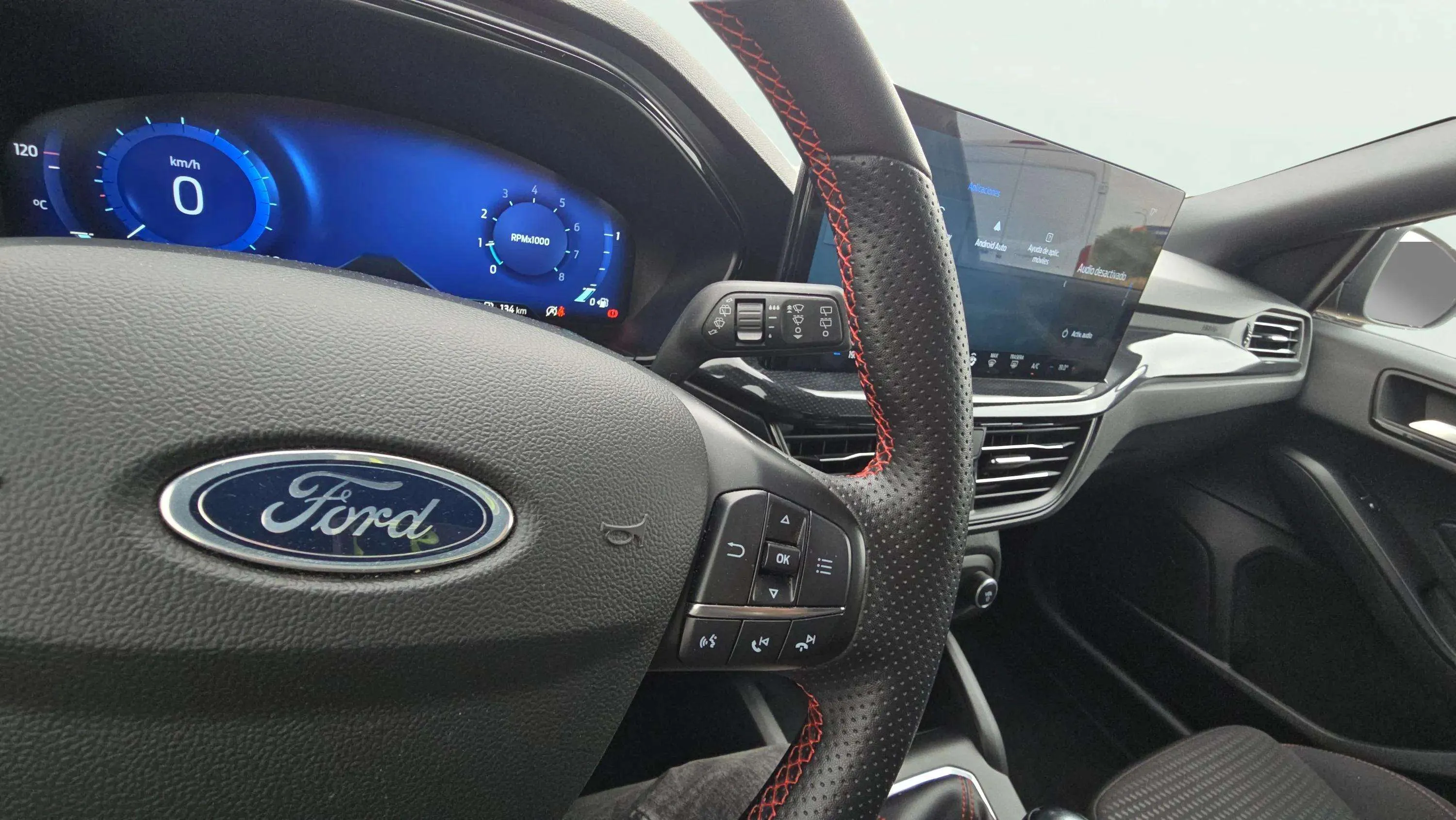 Ford Focus 1.0 EcoBoost MHEV ST-Line X - foto 28