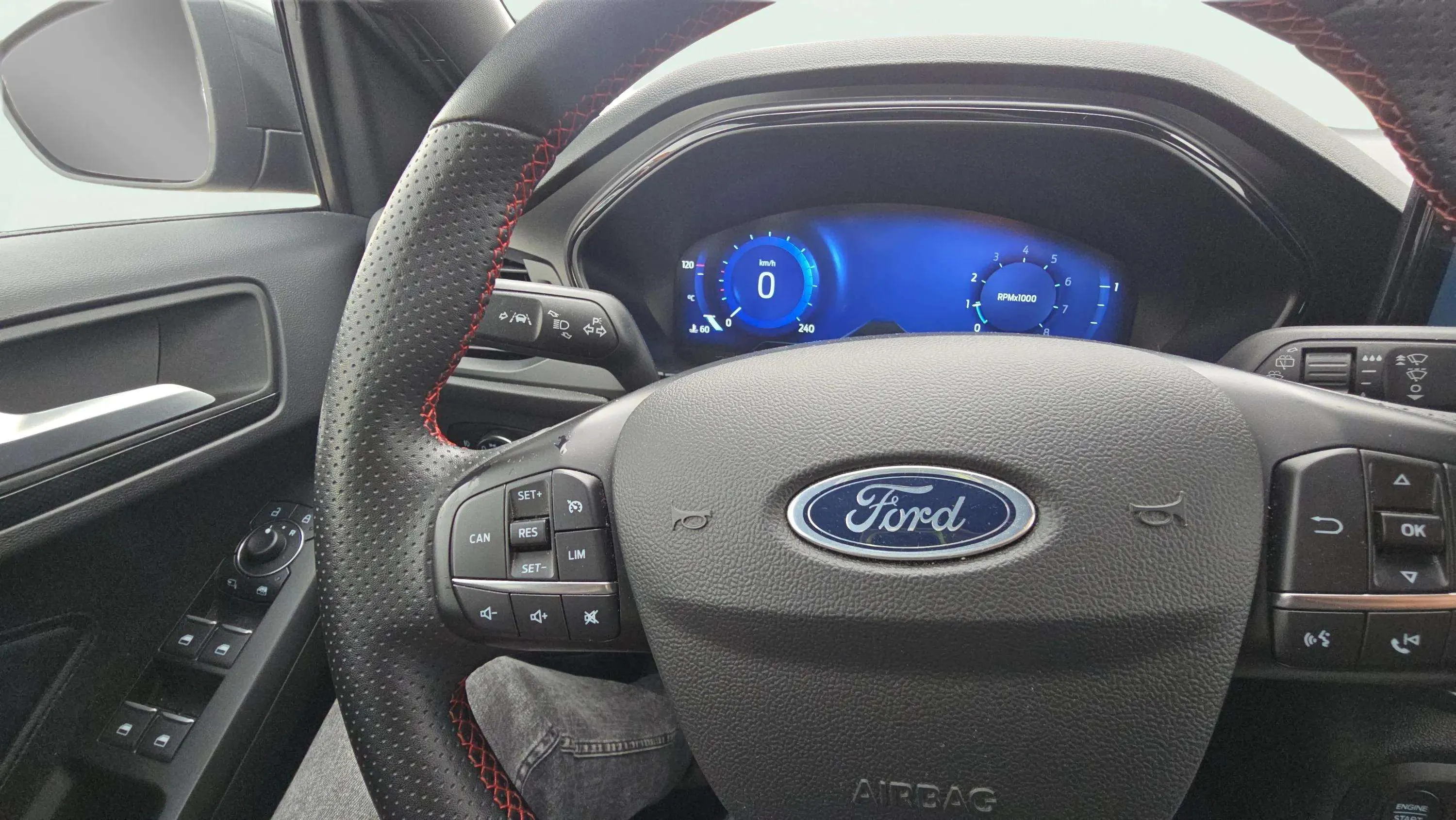 Ford Focus 1.0 EcoBoost MHEV ST-Line X - foto 27