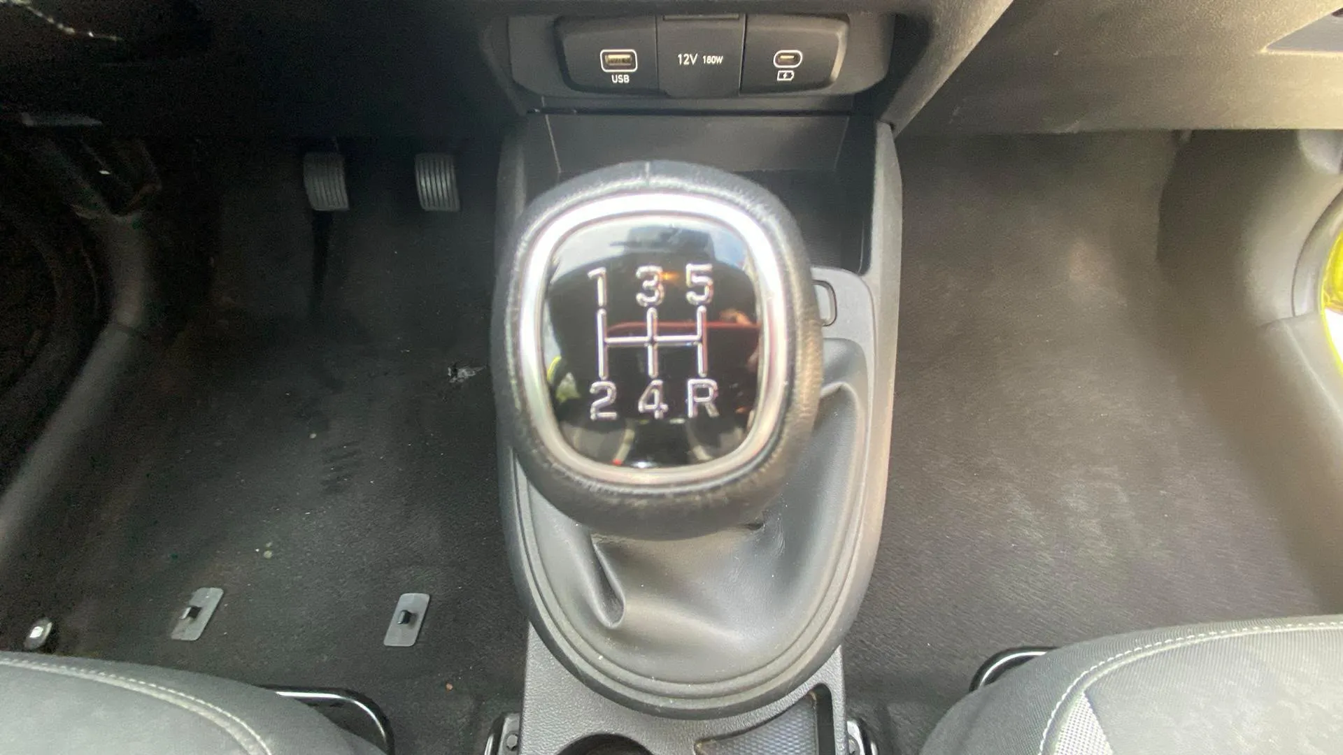 Hyundai i10 1.0 Klass - foto 18
