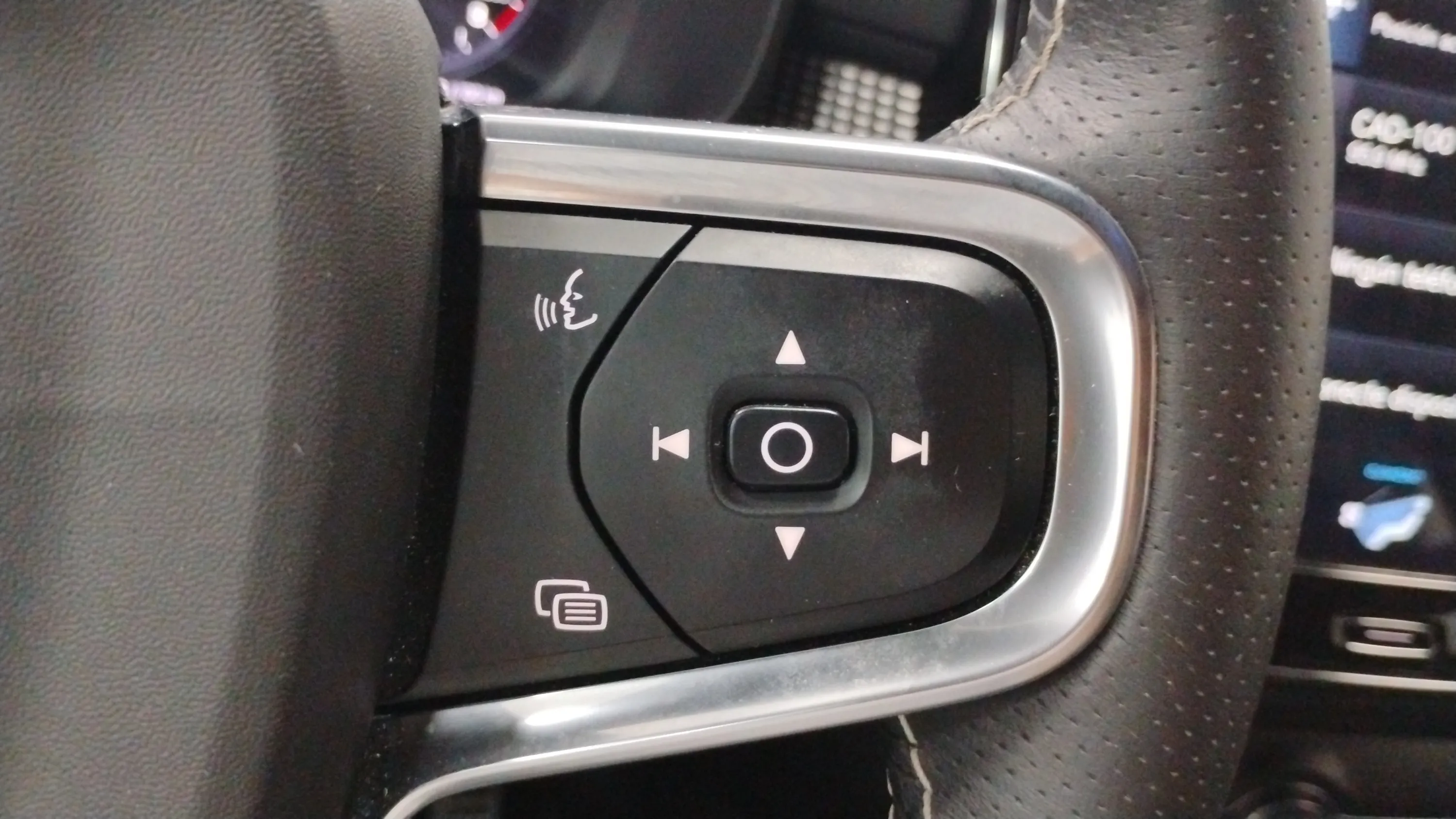 Volvo XC40 1.5 T2 R-Design - foto 25