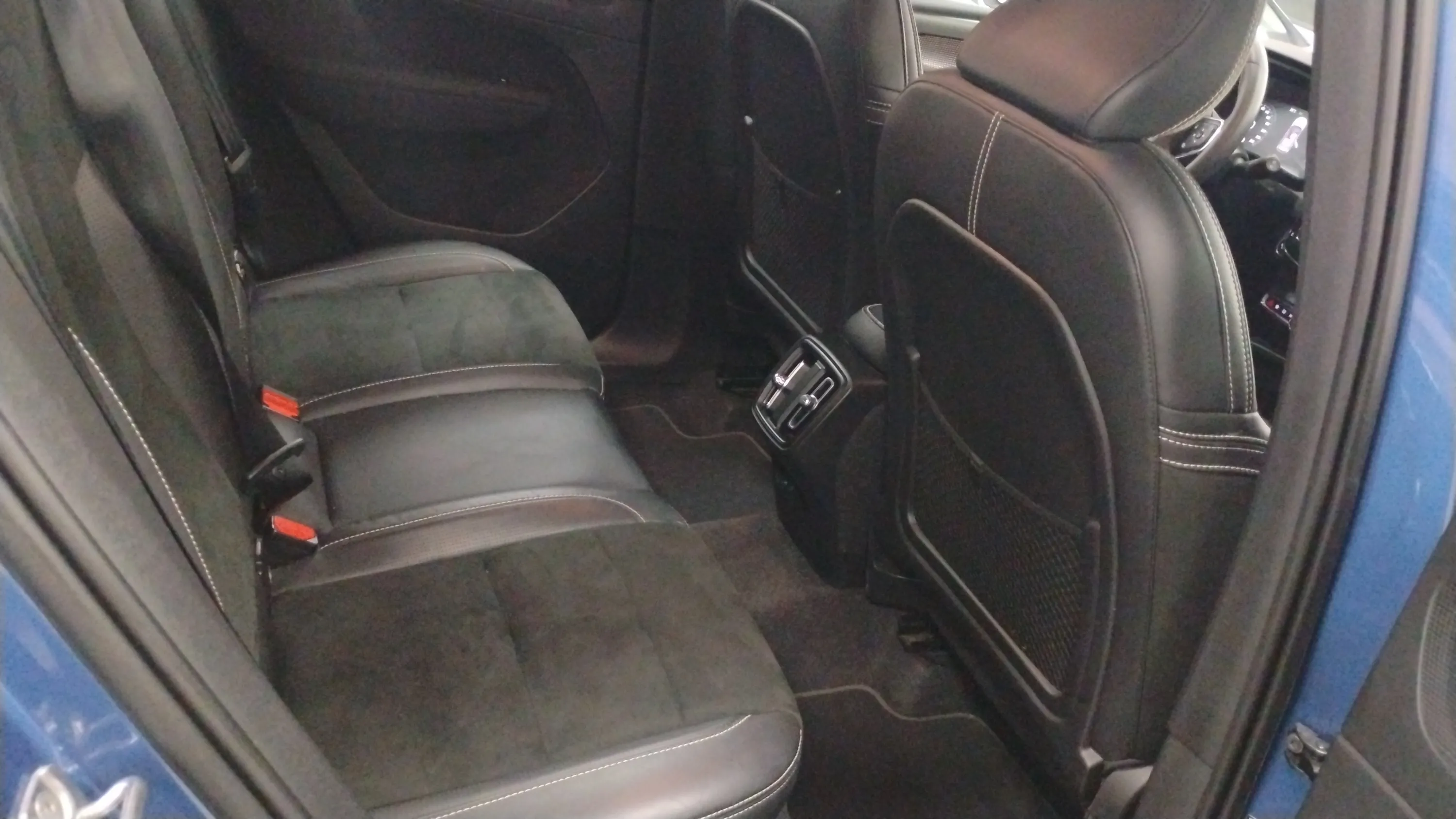 Volvo XC40 1.5 T2 R-Design - foto 13
