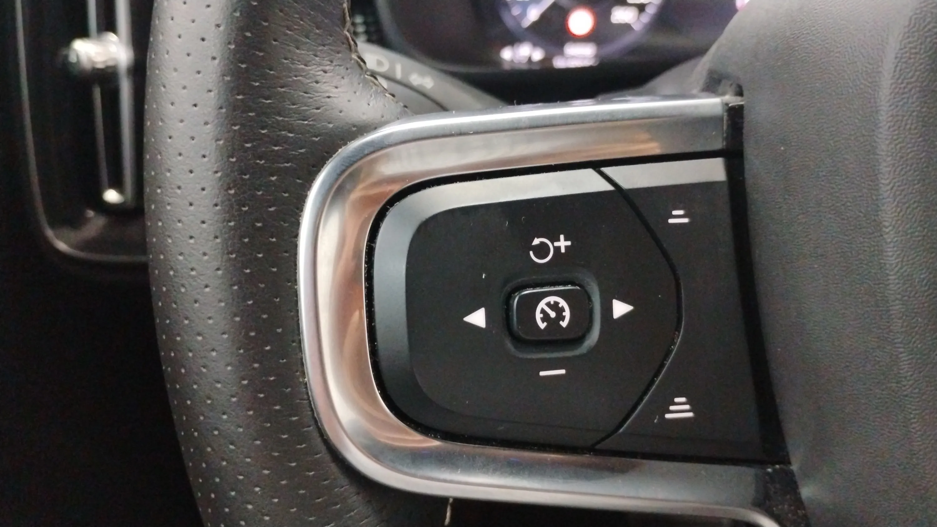 Volvo XC40 1.5 T2 R-Design - foto 26
