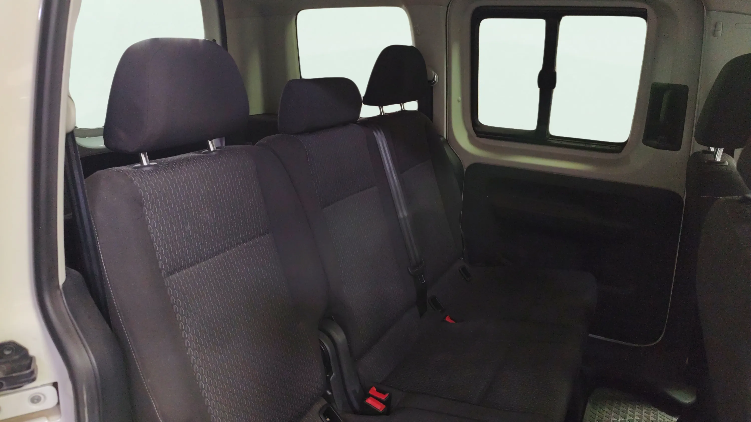 Volkswagen Caddy Beach 2.0 TDI BMT - foto 23