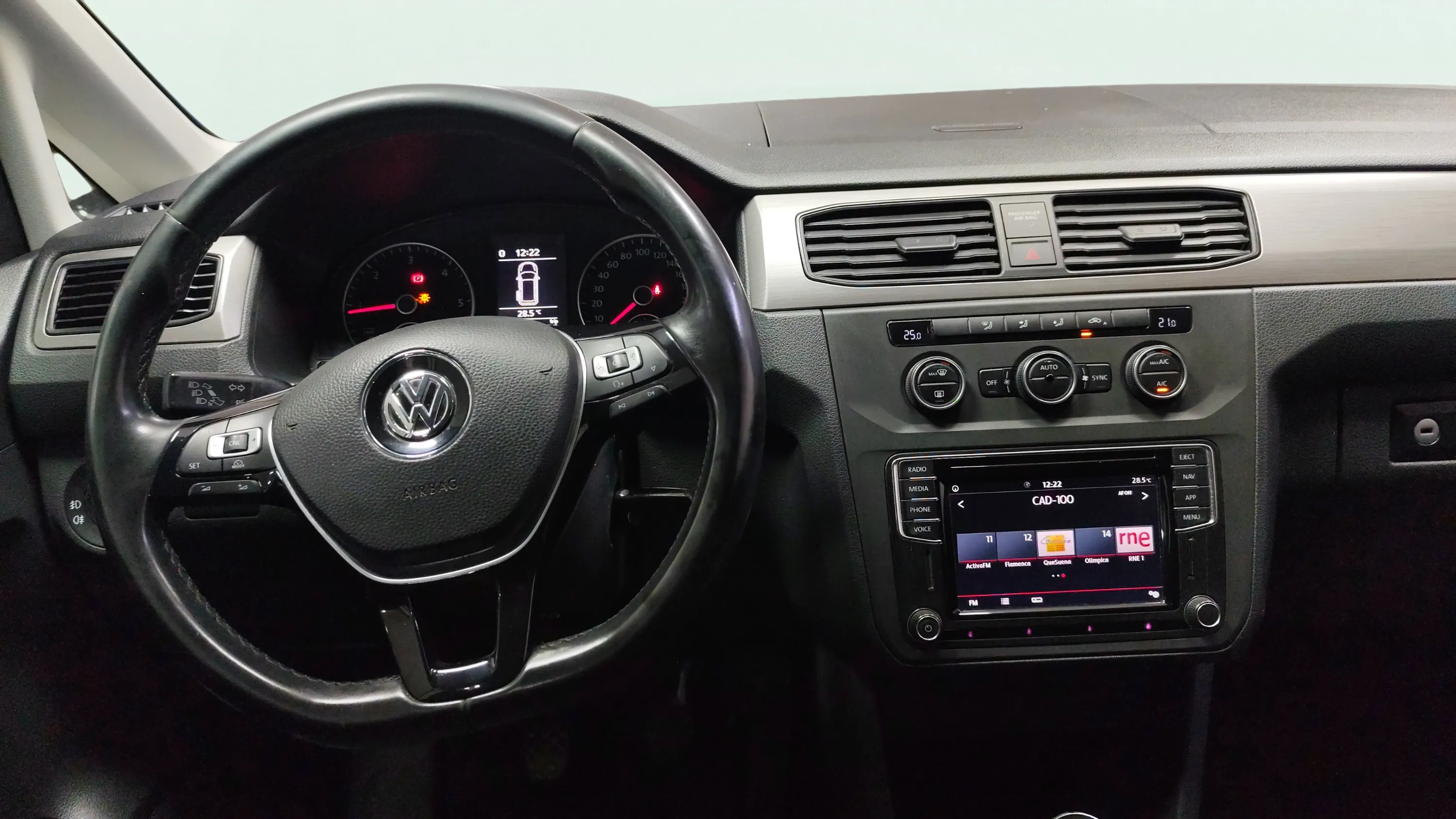 Volkswagen Caddy Beach 2.0 TDI BMT - foto 17