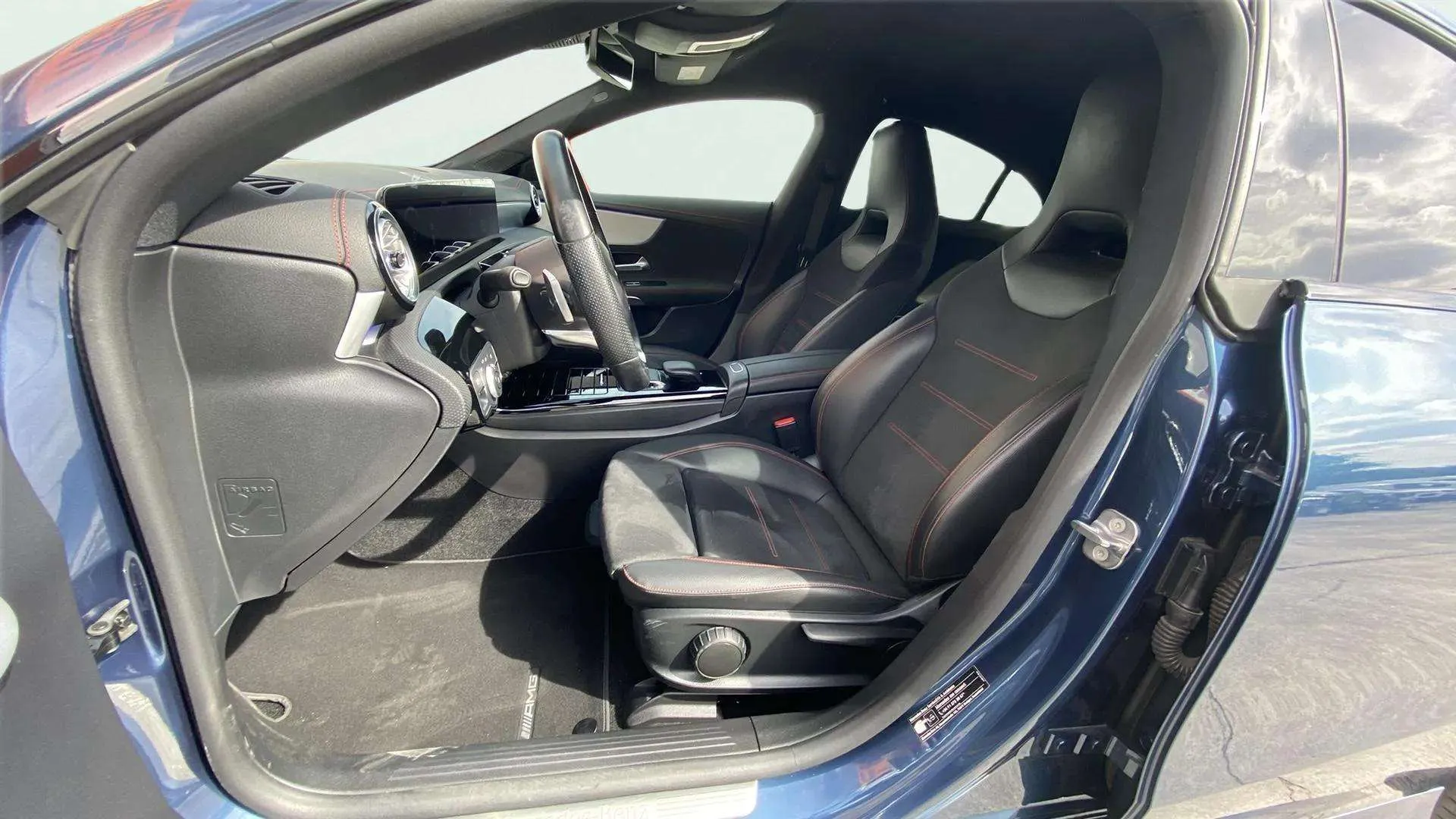 Mercedes-Benz CLA 180 - foto 16
