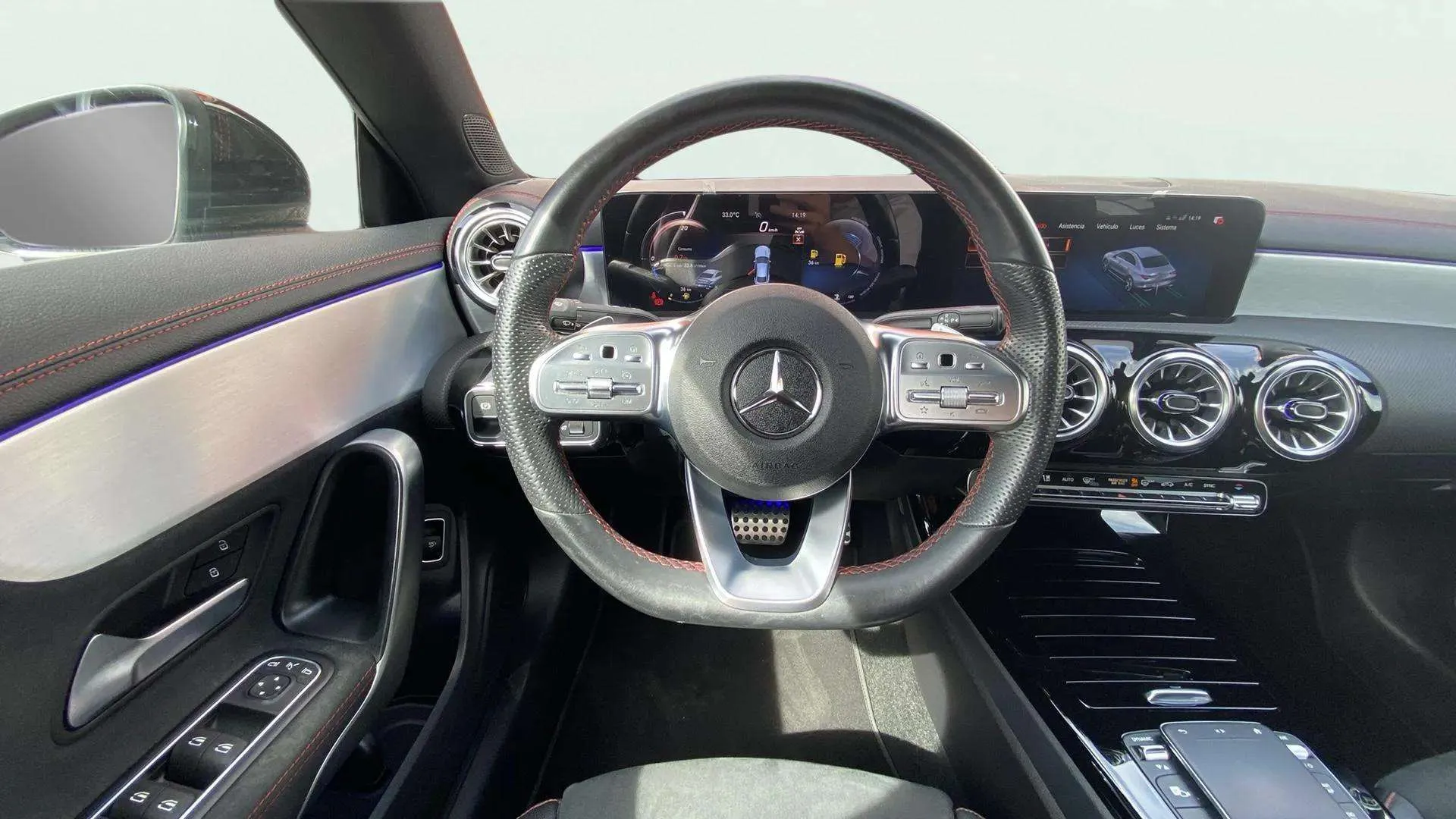 Mercedes-Benz CLA 180 - foto 14