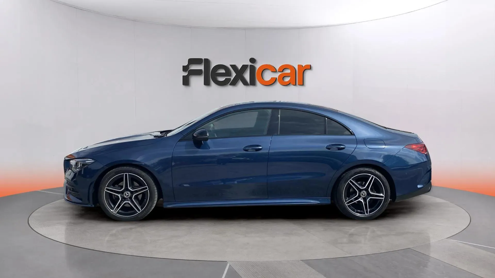 Mercedes-Benz CLA 180 - foto 4