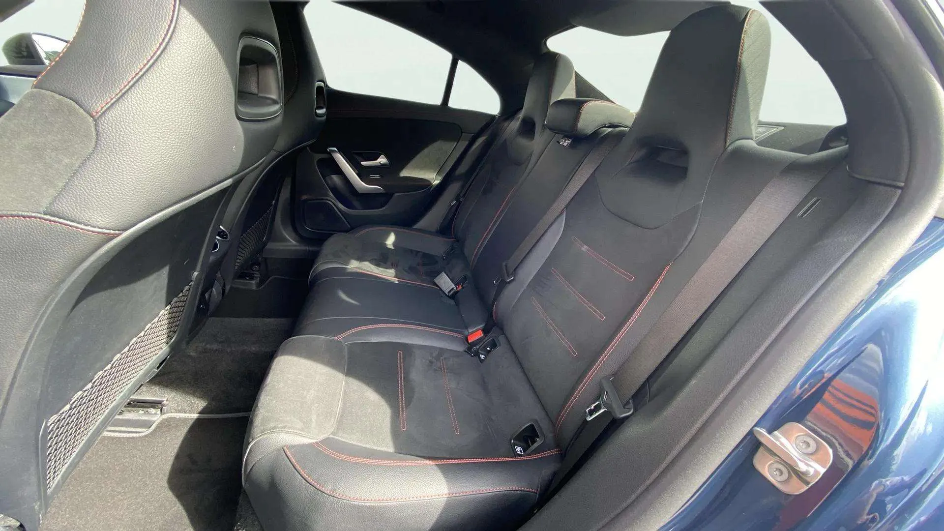 Mercedes-Benz CLA 180 - foto 17