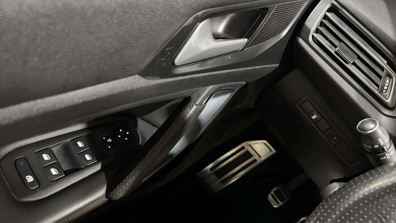 Peugeot 308 GT Line 1.2 PureTech - foto 18