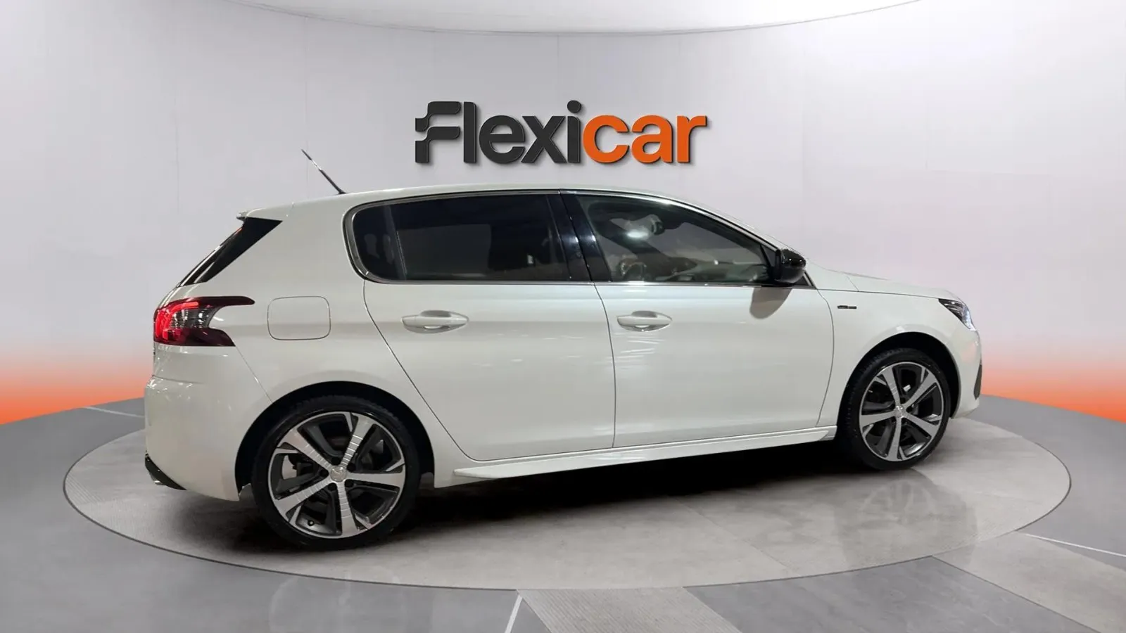Peugeot 308 GT Line 1.2 PureTech - foto 8