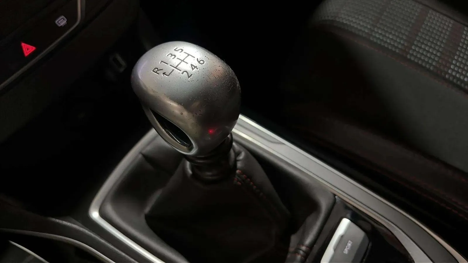 Peugeot 308 GT Line 1.2 PureTech - foto 17