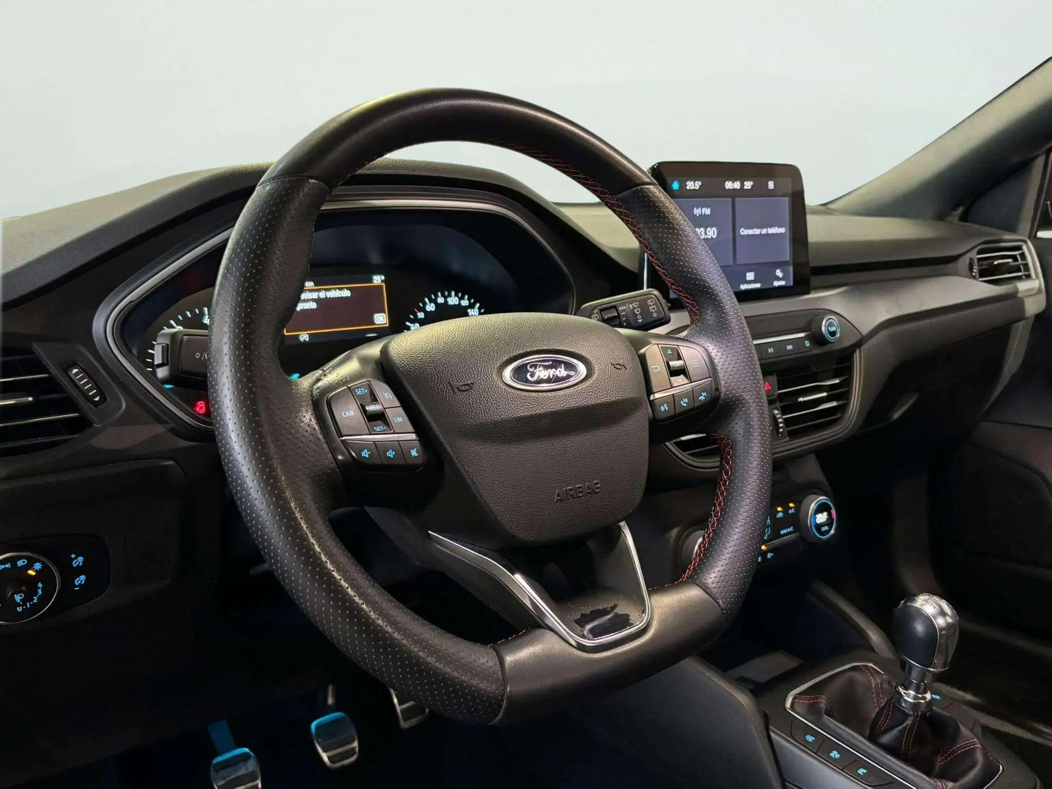 Ford Focus 1.0 EcoBoost MHEV ST-Line Design SIP - foto 6