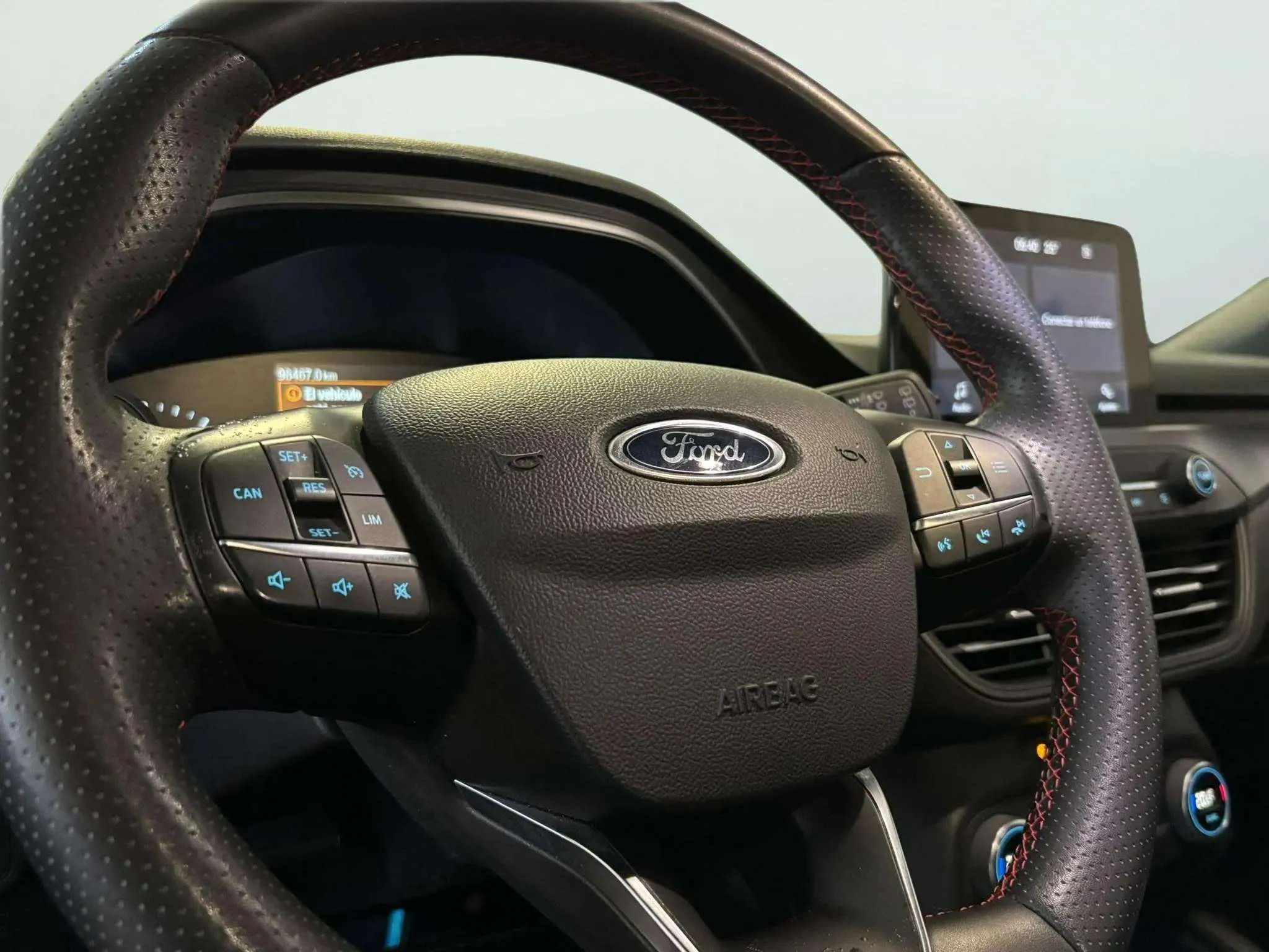 Ford Focus 1.0 EcoBoost MHEV ST-Line Design SIP - foto 7