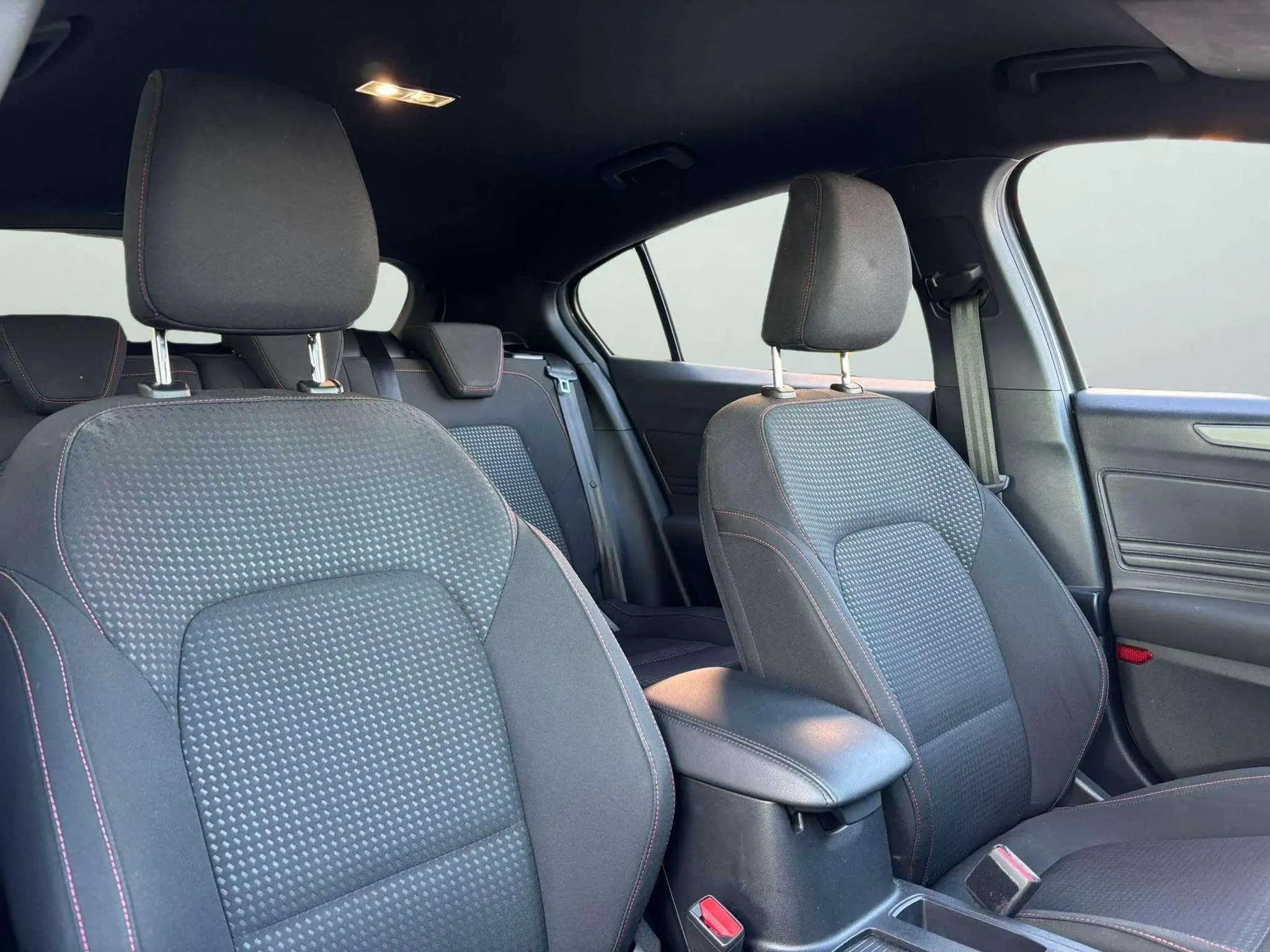 Ford Focus 1.0 EcoBoost MHEV ST-Line Design SIP - foto 8