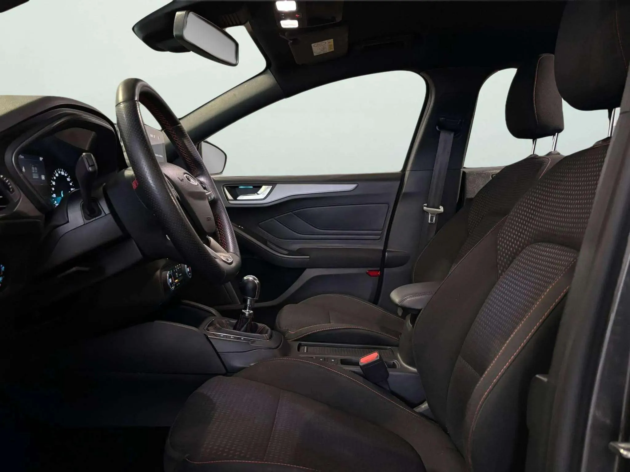Ford Focus 1.0 EcoBoost MHEV ST-Line Design SIP - foto 13