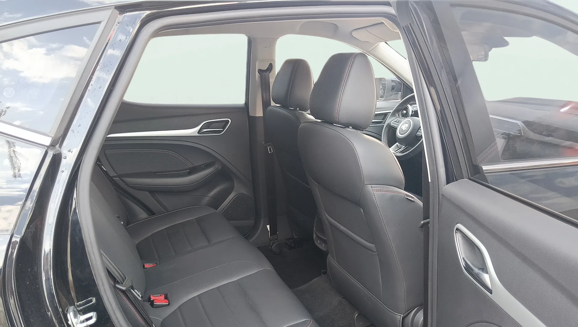 MG ZS 1.0T Luxury - foto 22