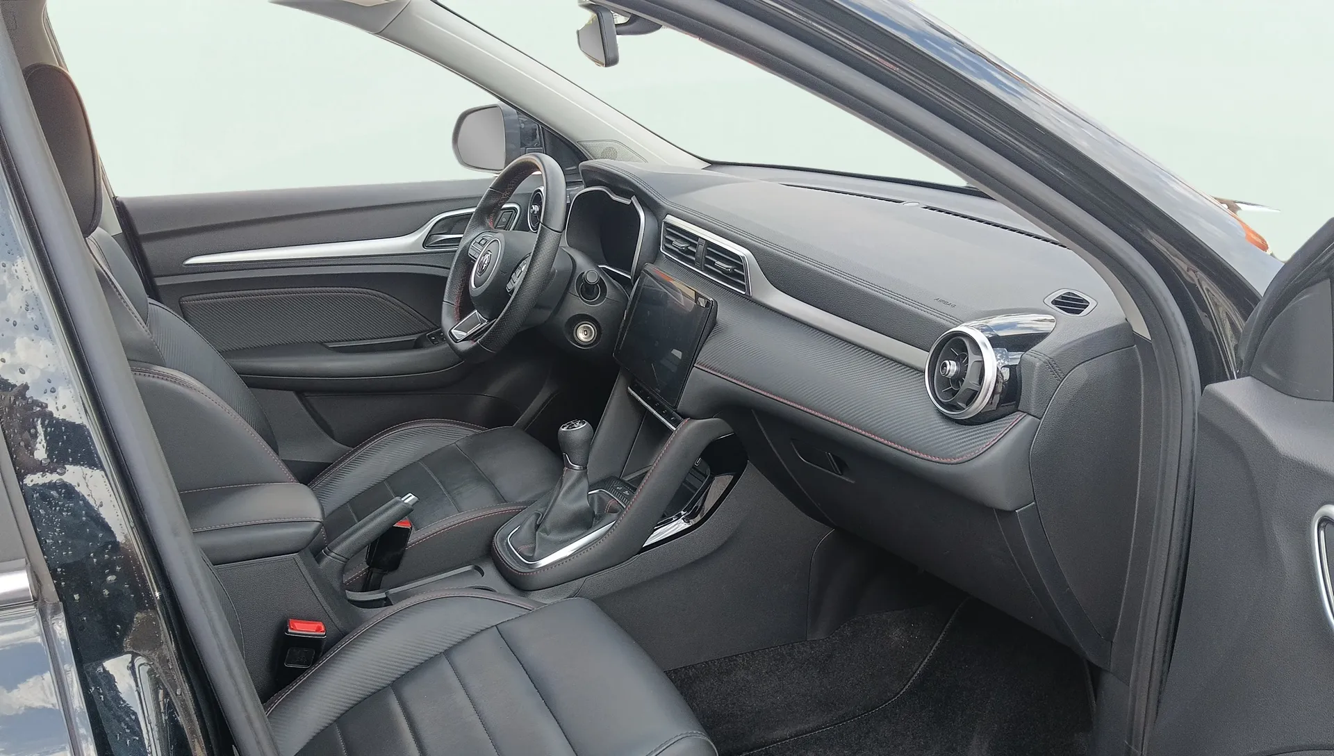 MG ZS 1.0T Luxury - foto 21