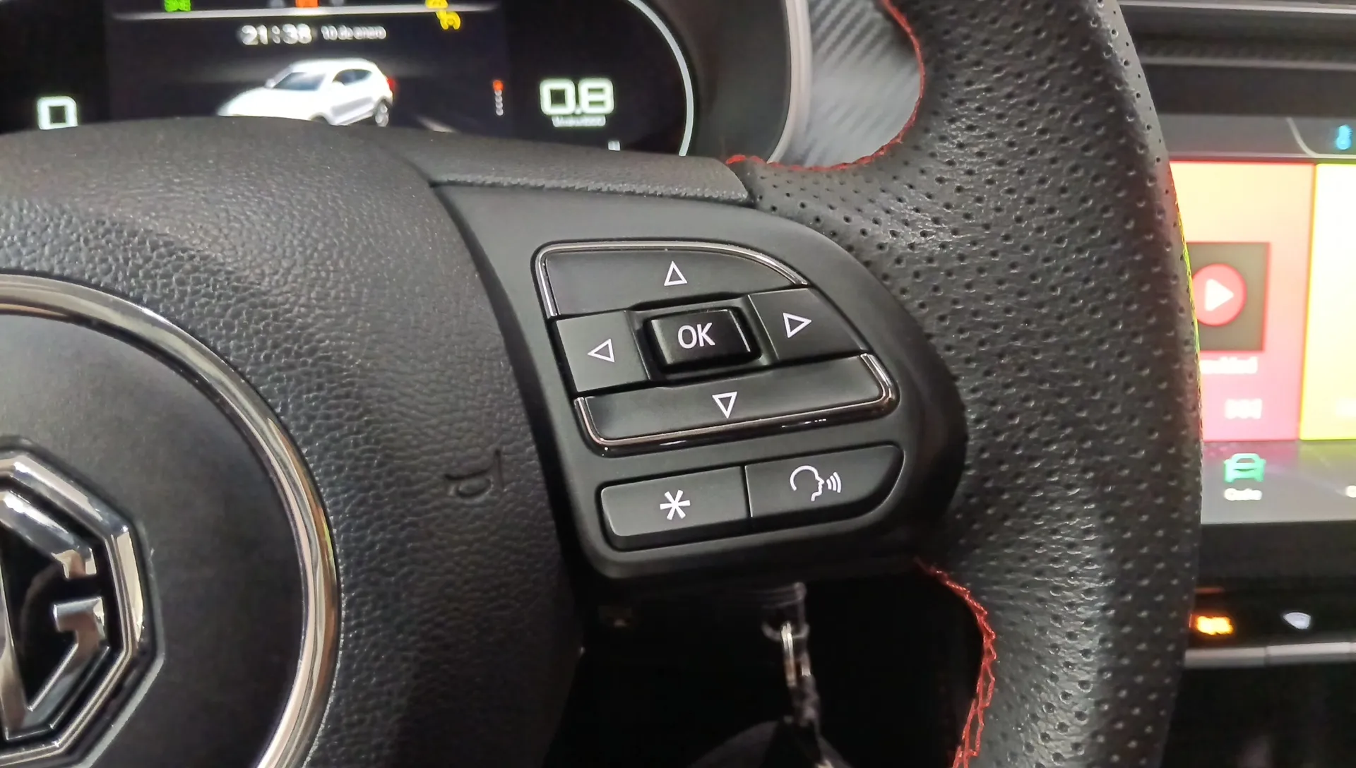 MG ZS 1.0T Luxury - foto 19