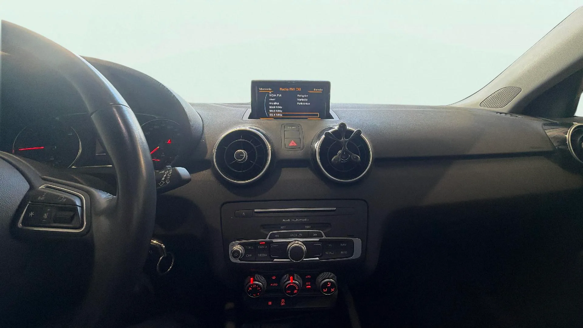 Audi A1 Adrenalin 1.6 TDI - foto 12