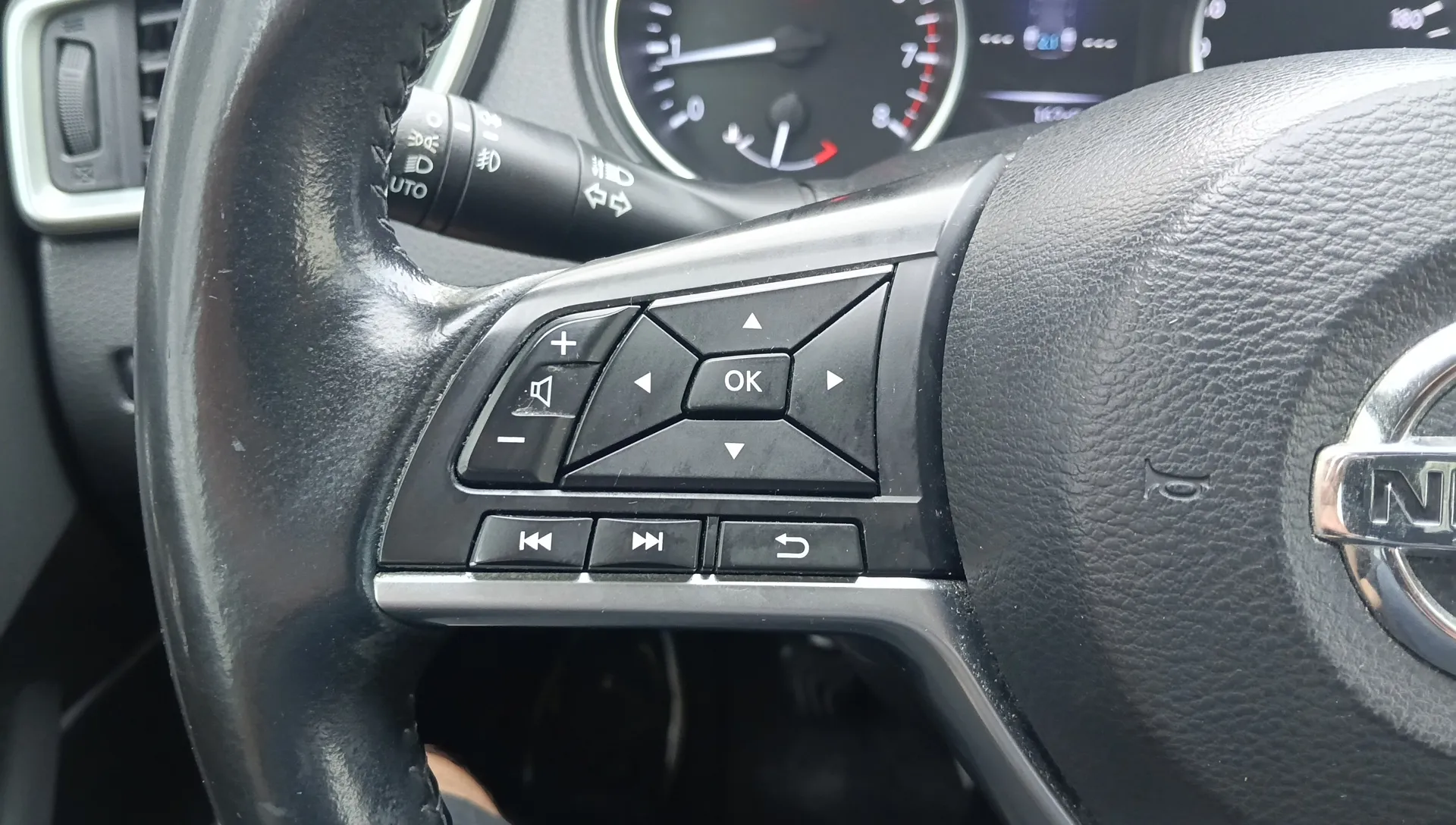 Nissan Qashqai DIG-T Acenta - foto 18