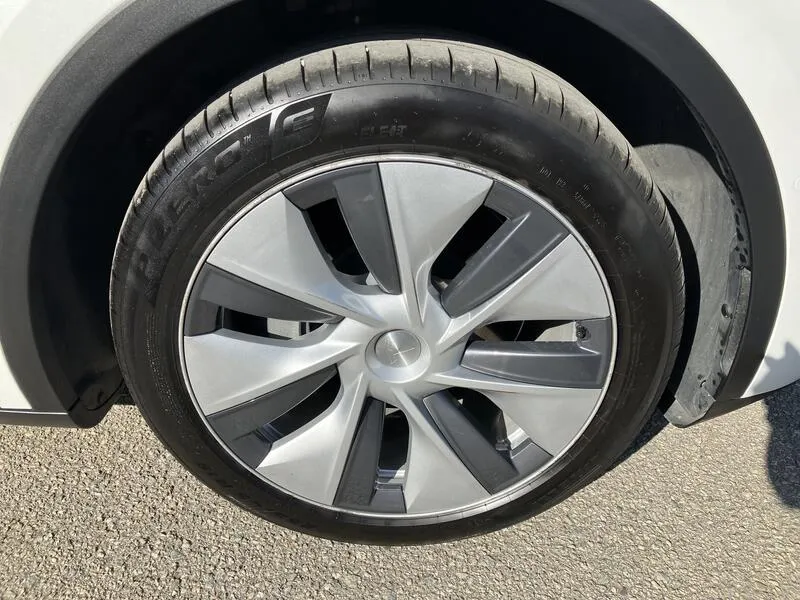 Tesla Model Y 75 kWh Gran Autonomia 4WD - foto 36